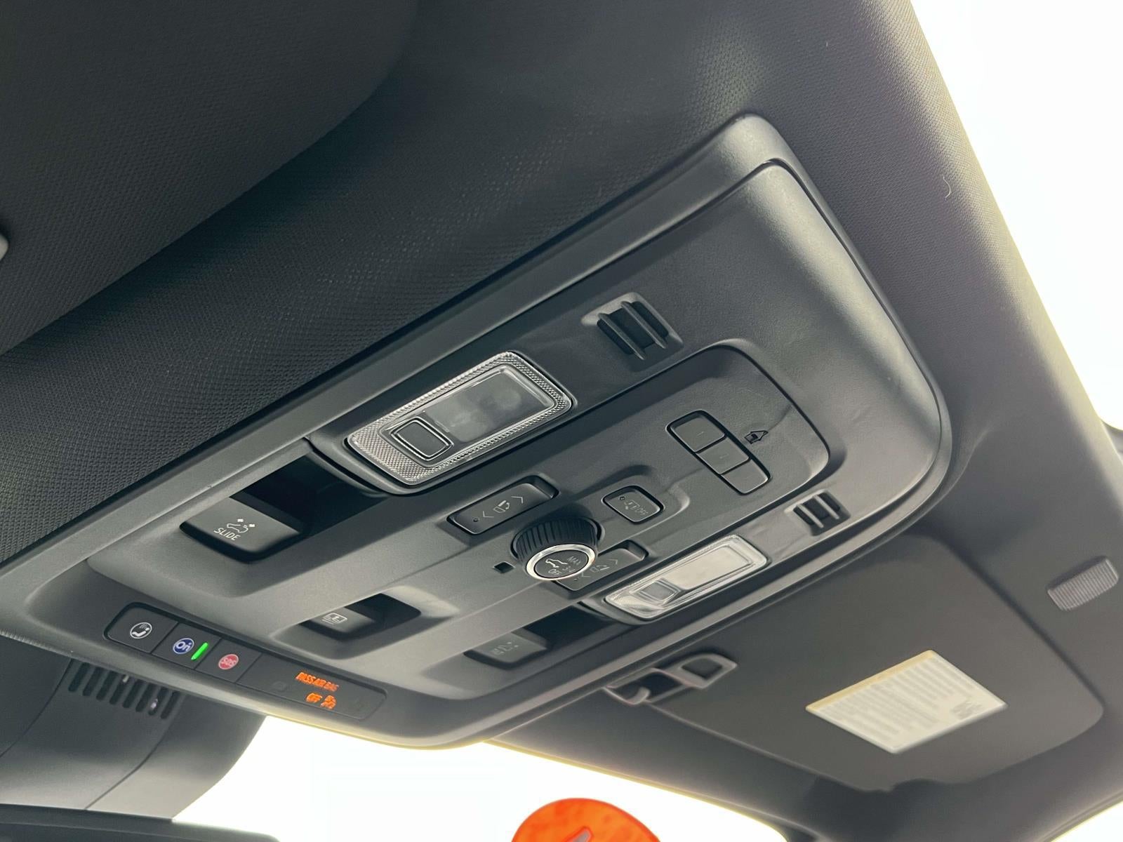 2024 Chevrolet Suburban 4WD RST