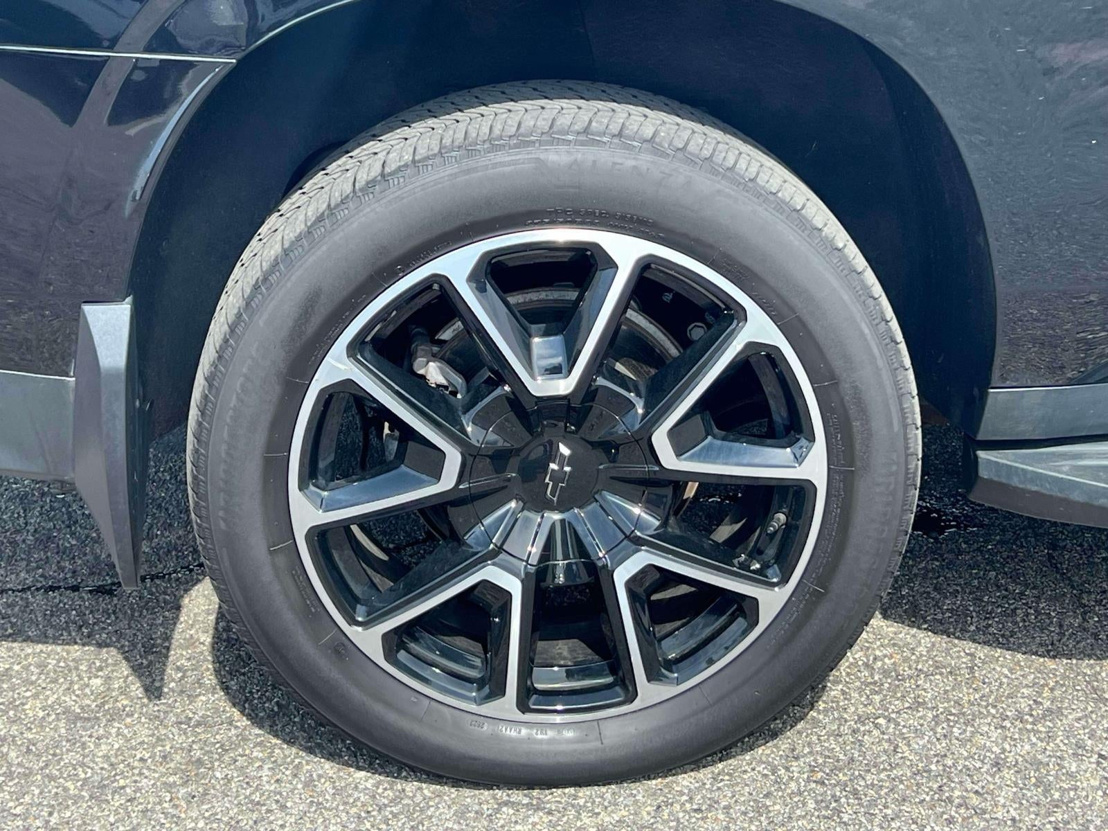 2023 Chevrolet Suburban 4WD RST