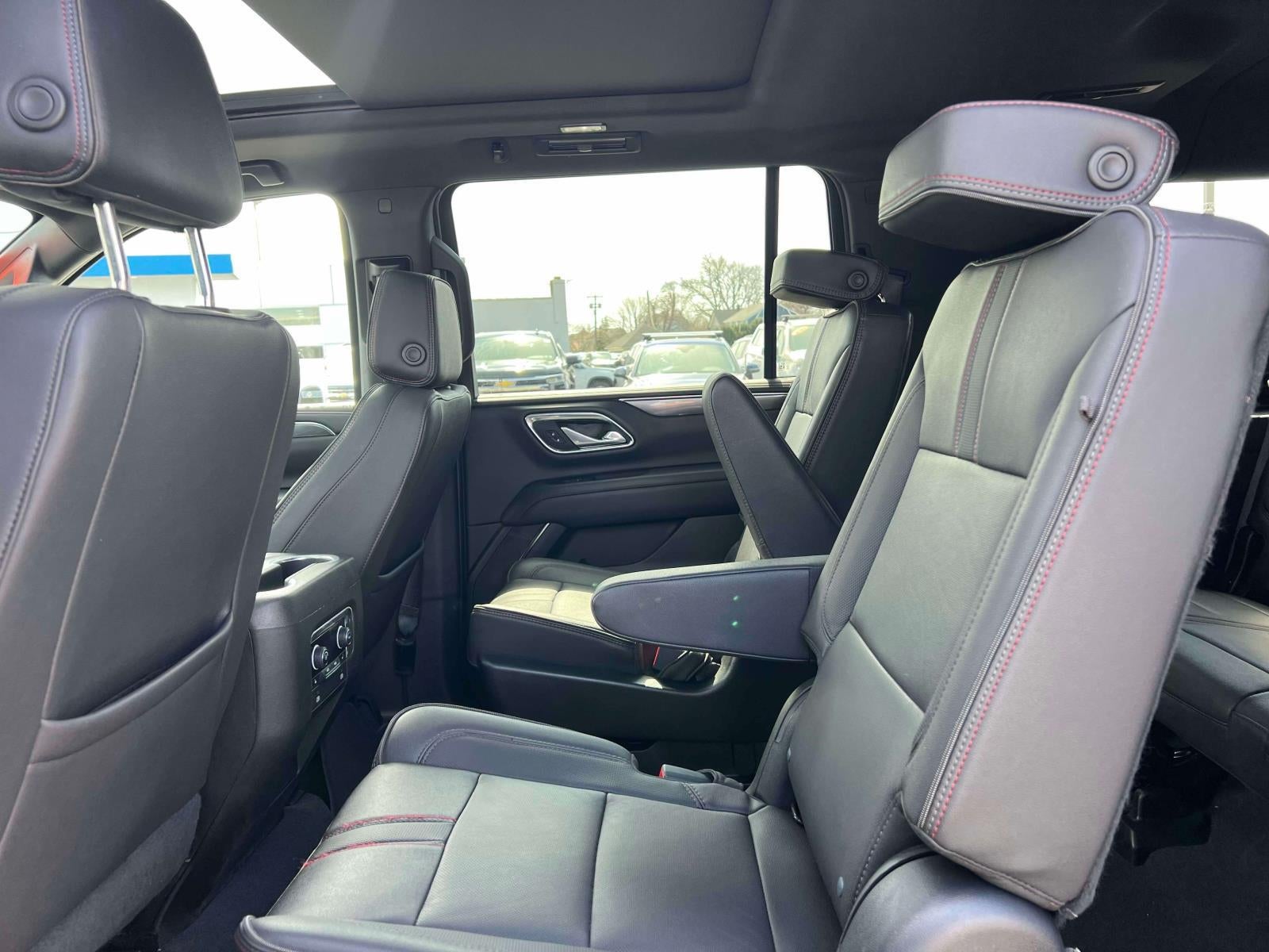 2023 Chevrolet Suburban 4WD RST