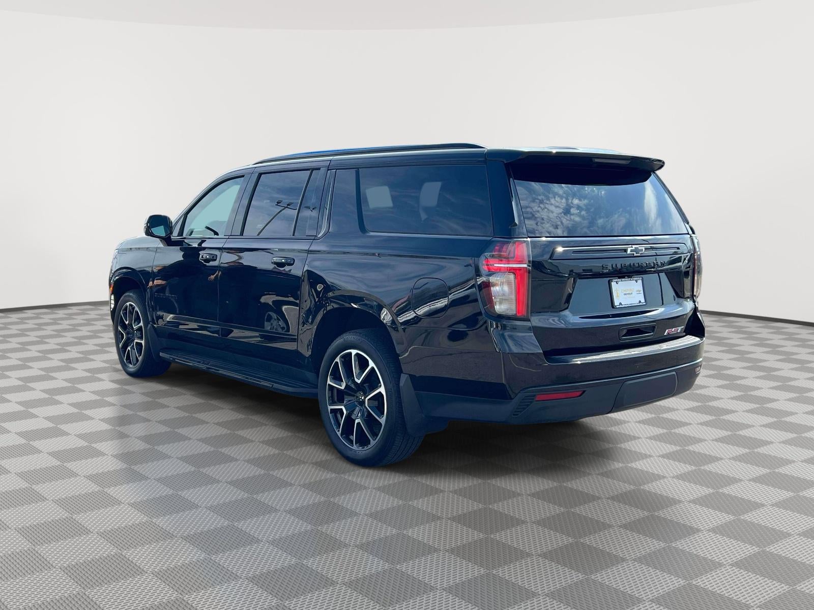2023 Chevrolet Suburban 4WD RST