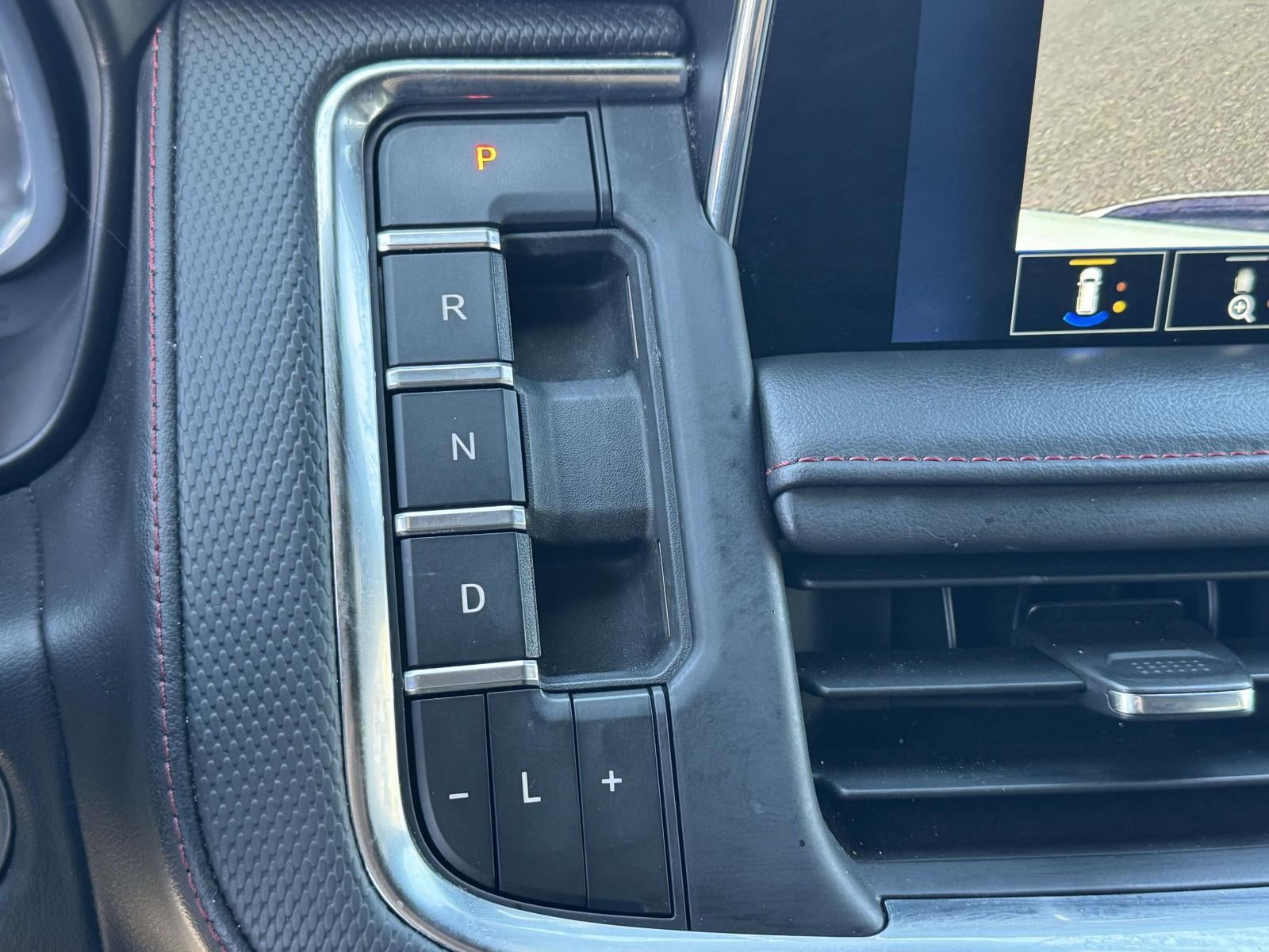 2023 Chevrolet Suburban 4WD RST