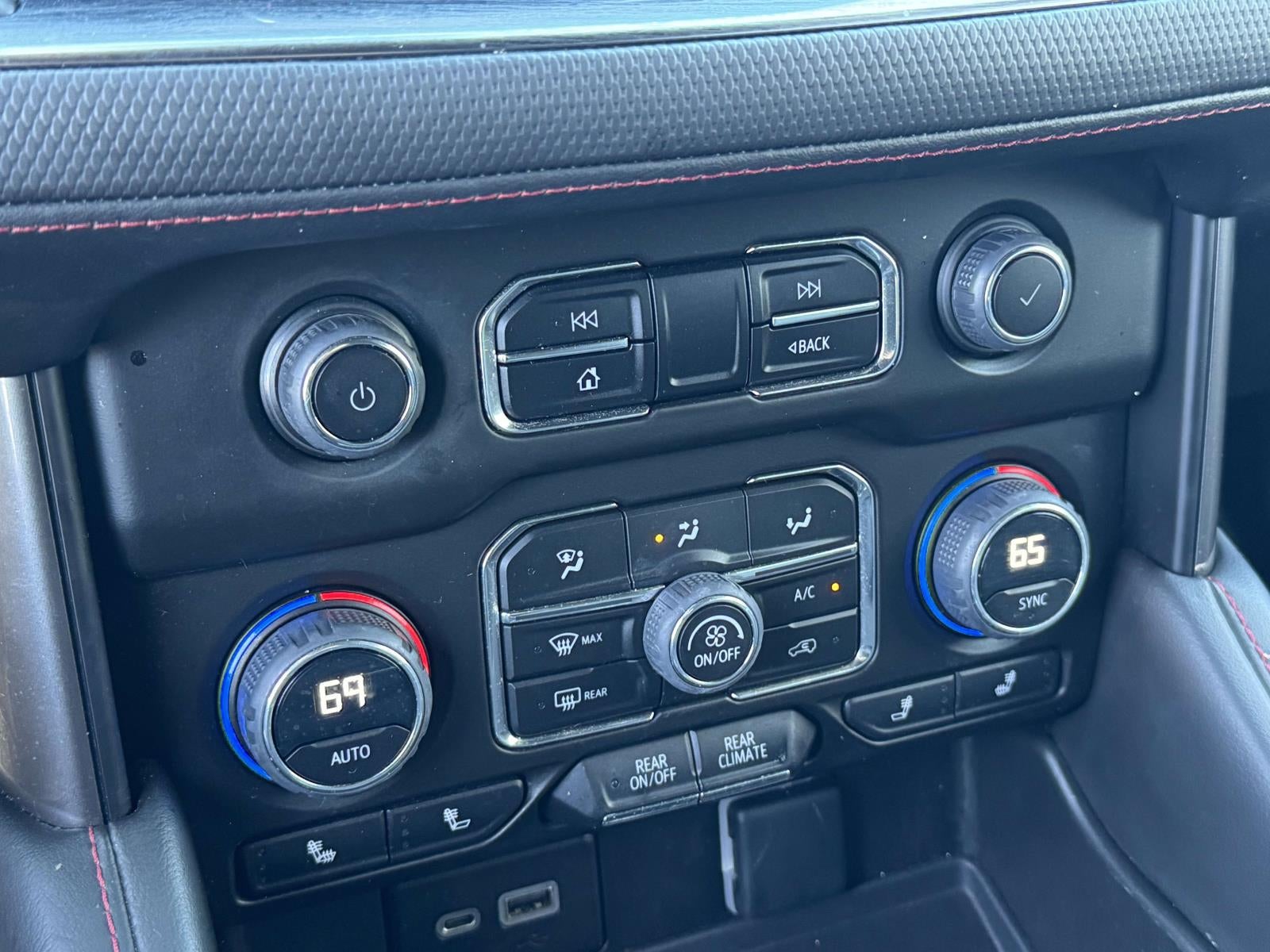 2023 Chevrolet Suburban 4WD RST