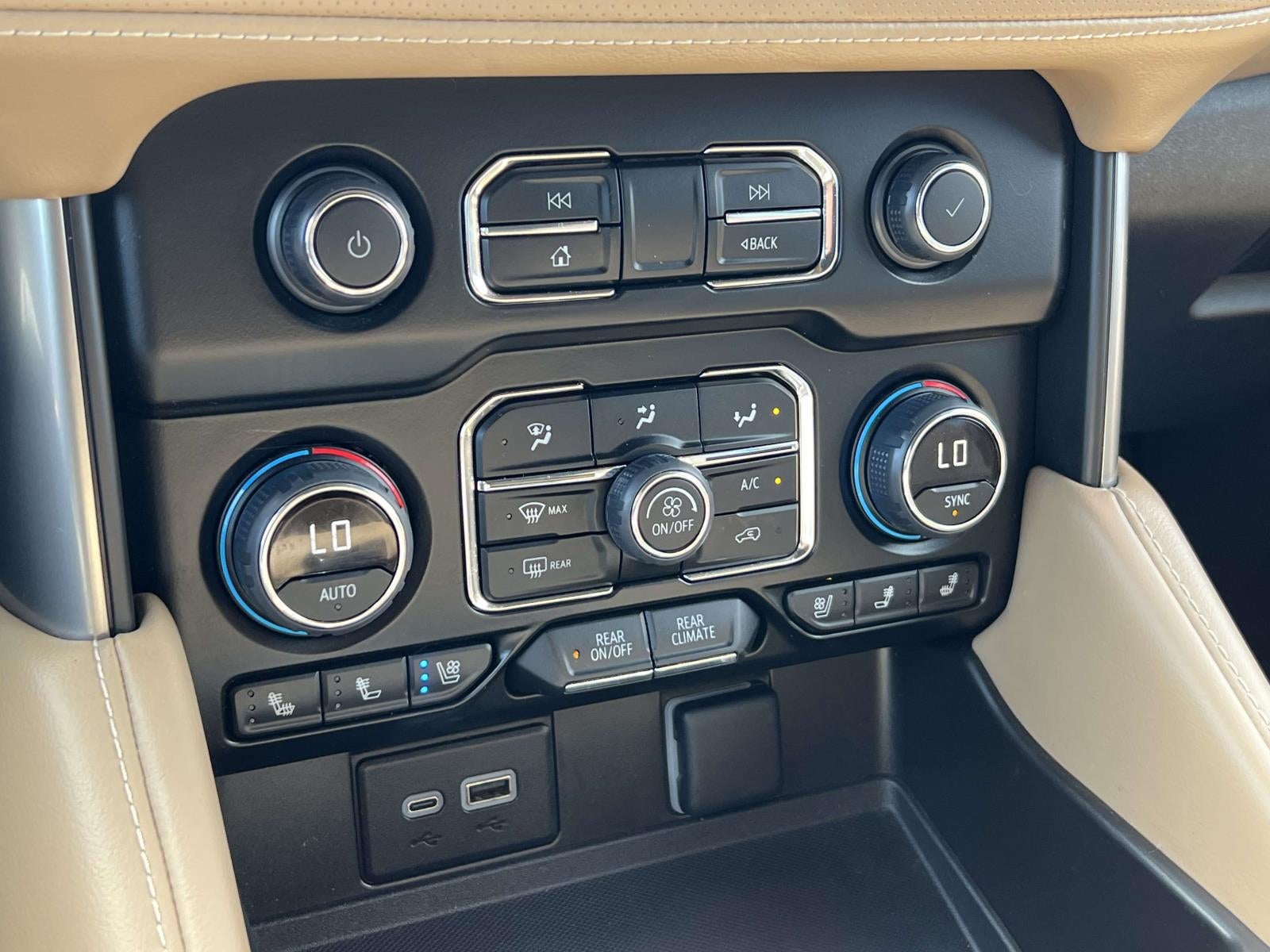 2024 Chevrolet Suburban Premier