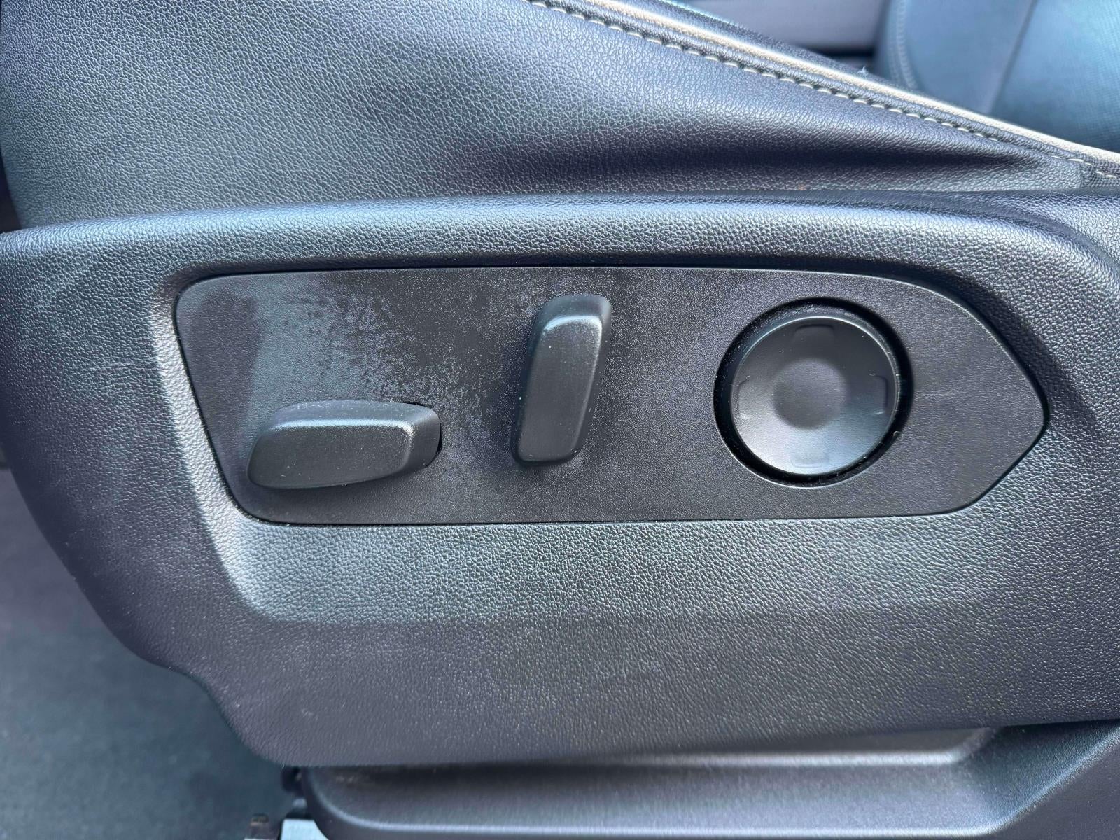 2023 Chevrolet Suburban 4WD Premier