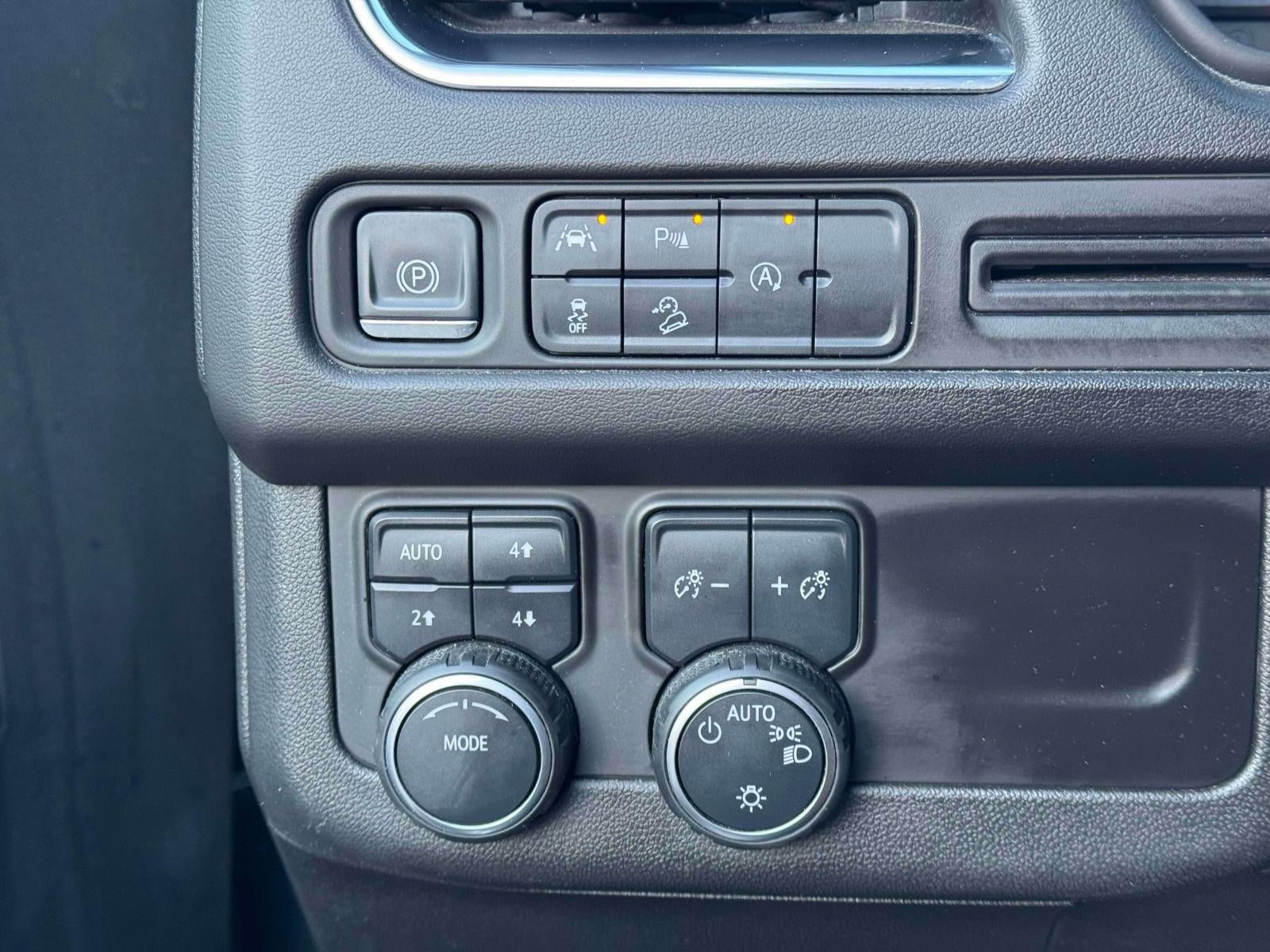 2023 Chevrolet Suburban 4WD Premier