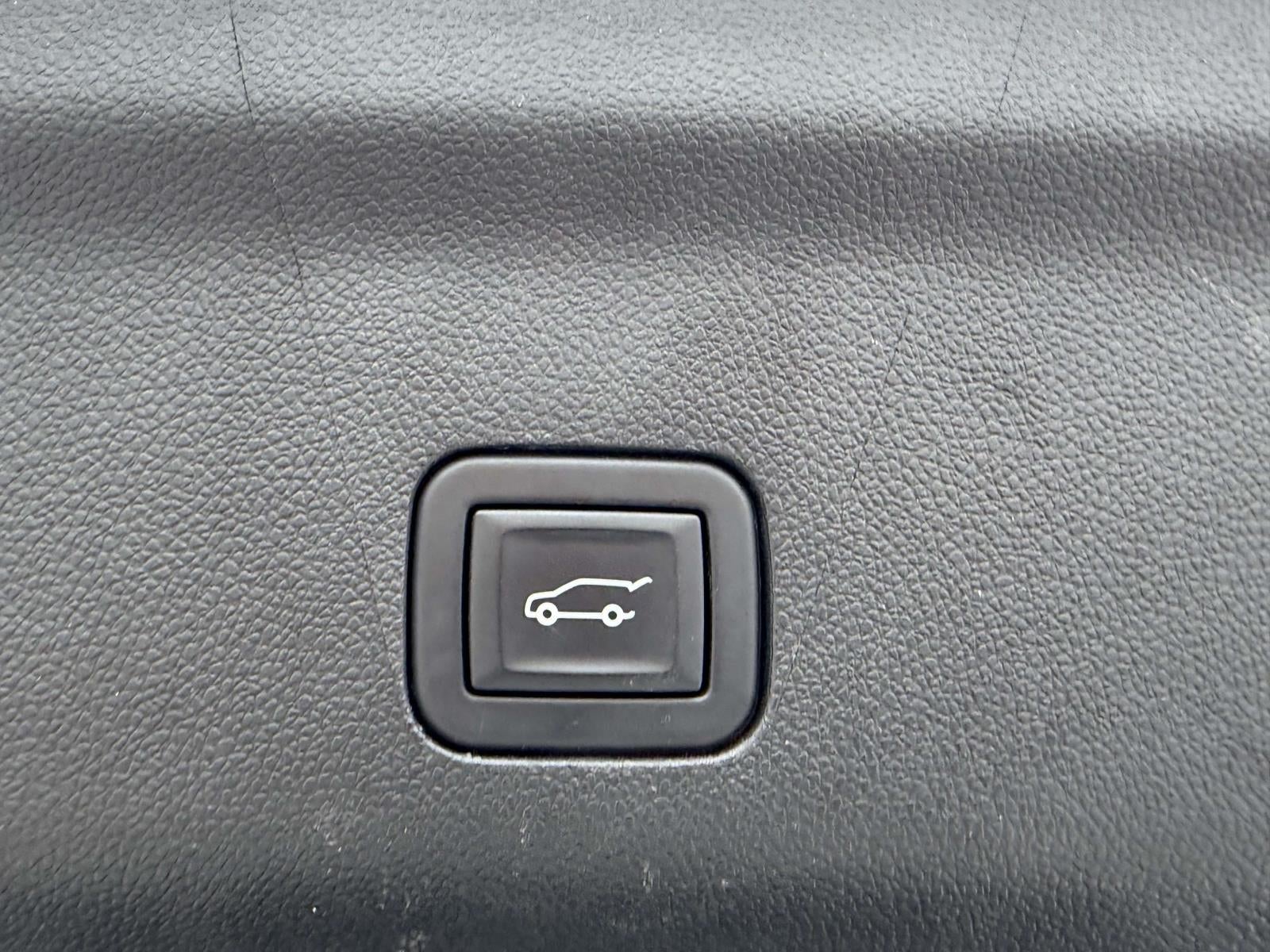 2023 Chevrolet Suburban 4WD Premier