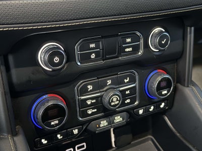 2023 Chevrolet Suburban 4WD Premier