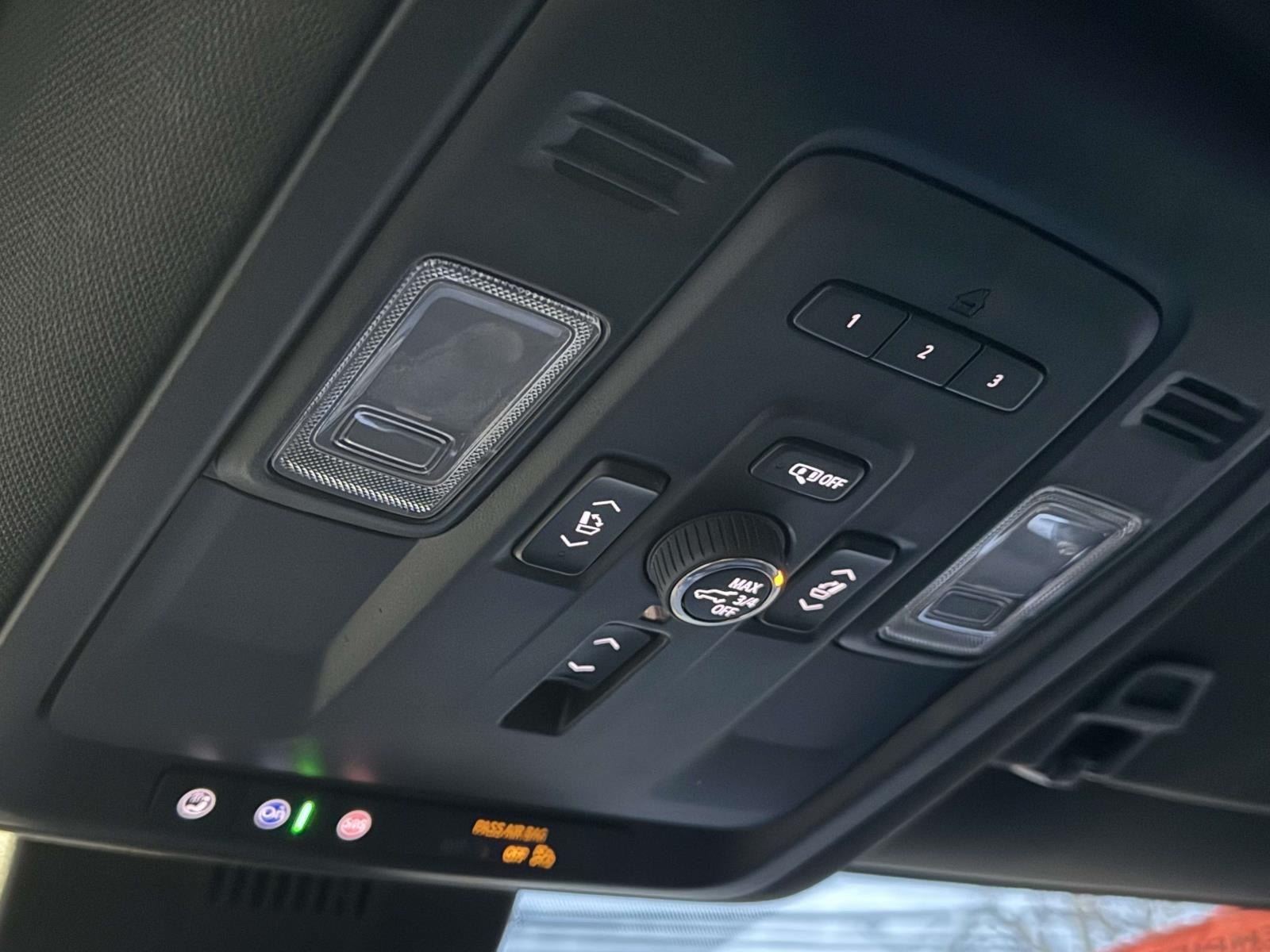 2023 Chevrolet Suburban 4WD Premier