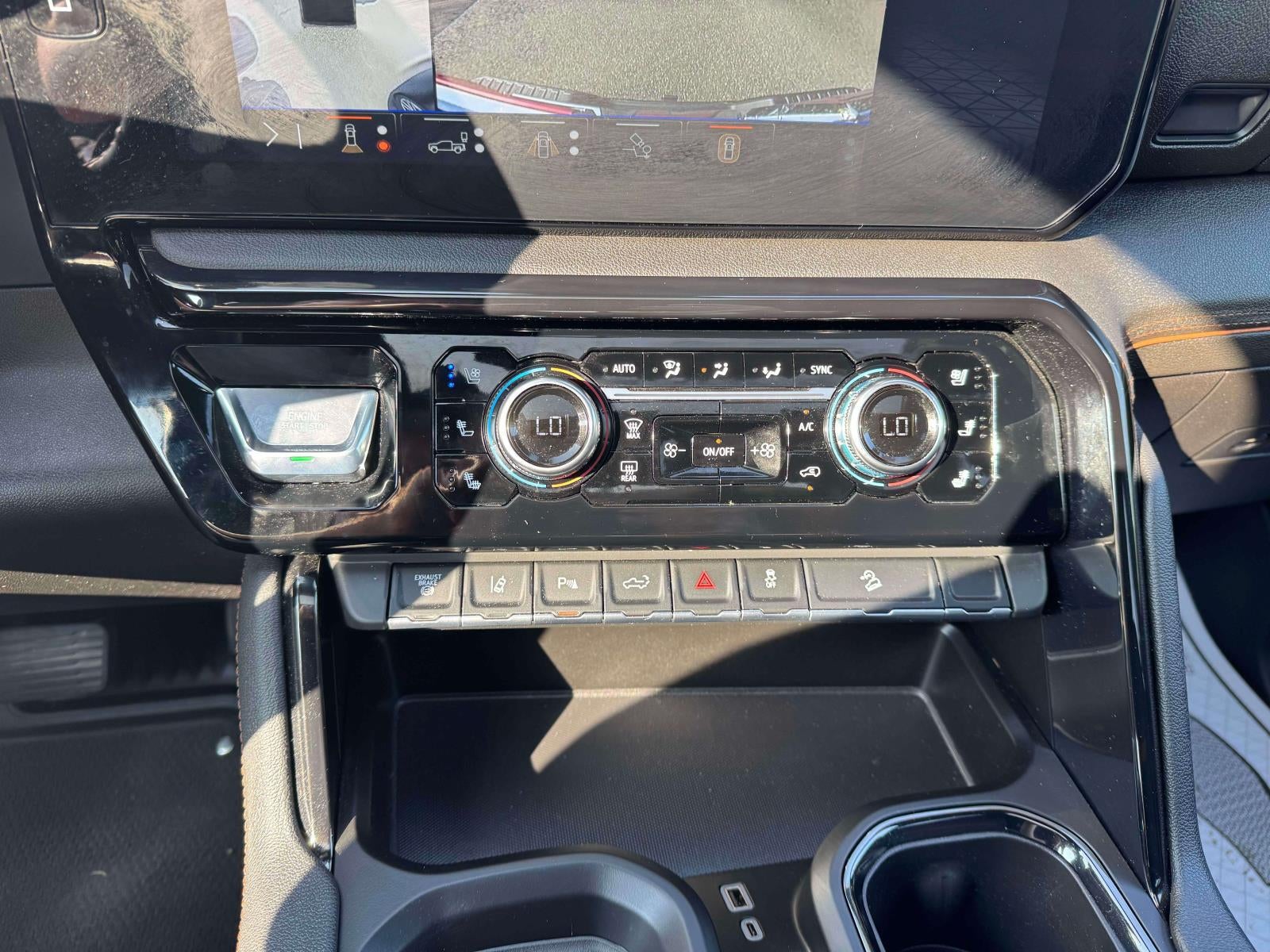 2025 GMC Sierra 2500HD Crew Cab, Standard Bed, AT4, 4WD