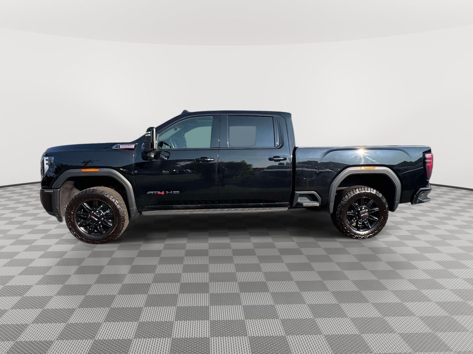 2025 GMC Sierra 2500HD Crew Cab, Standard Bed, AT4, 4WD