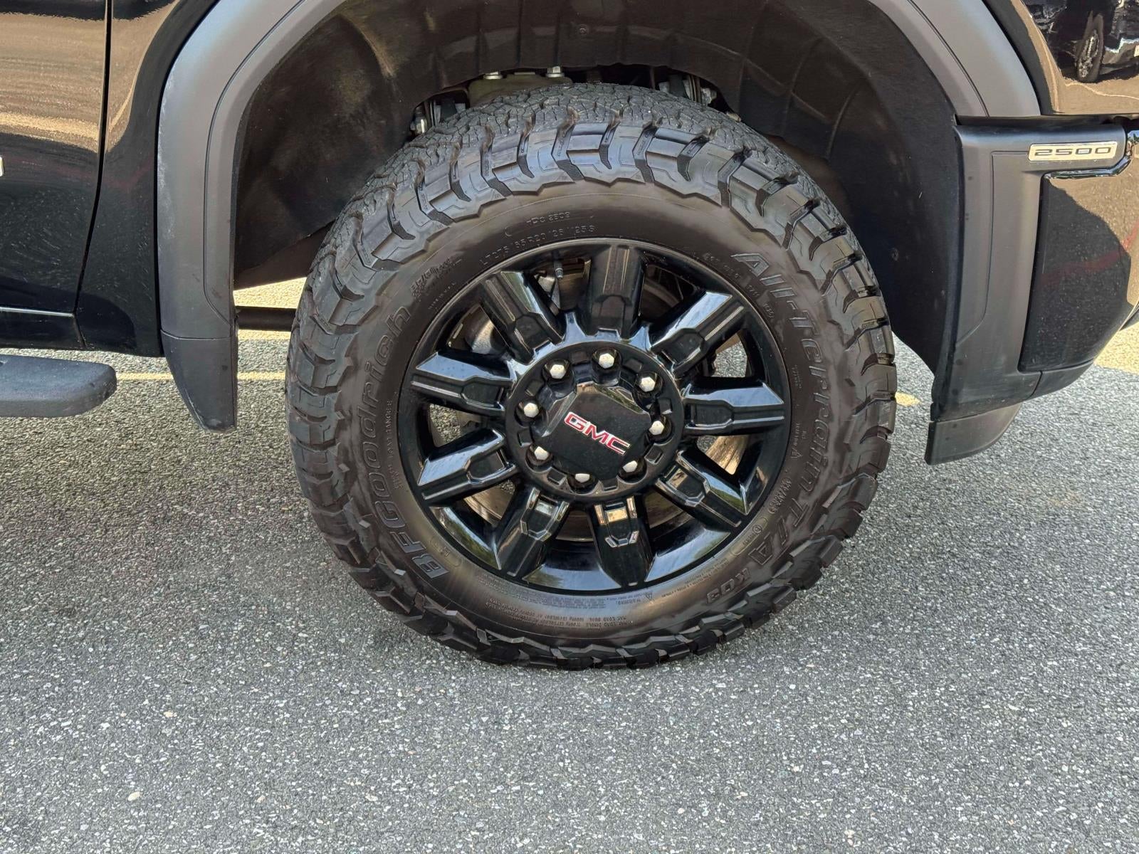 2025 GMC Sierra 2500HD Crew Cab, Standard Bed, AT4, 4WD