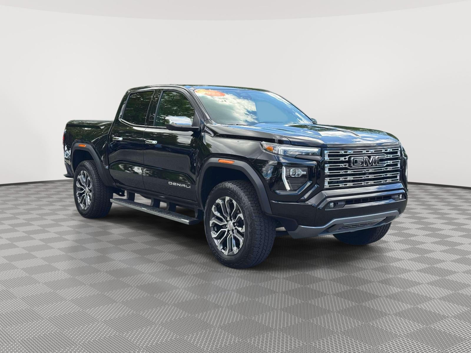 2025 GMC Canyon 4WD Denali