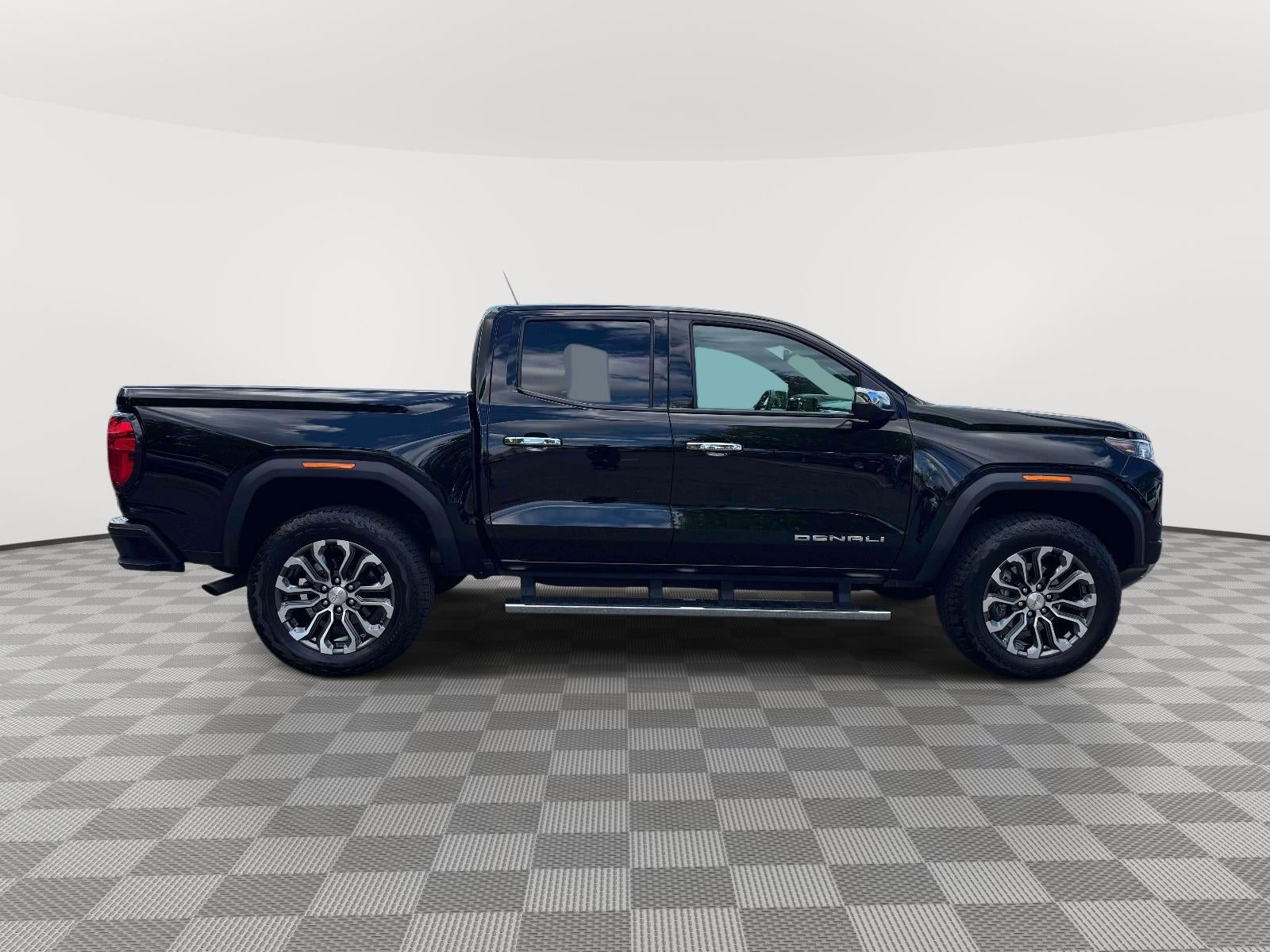 2025 GMC Canyon 4WD Denali