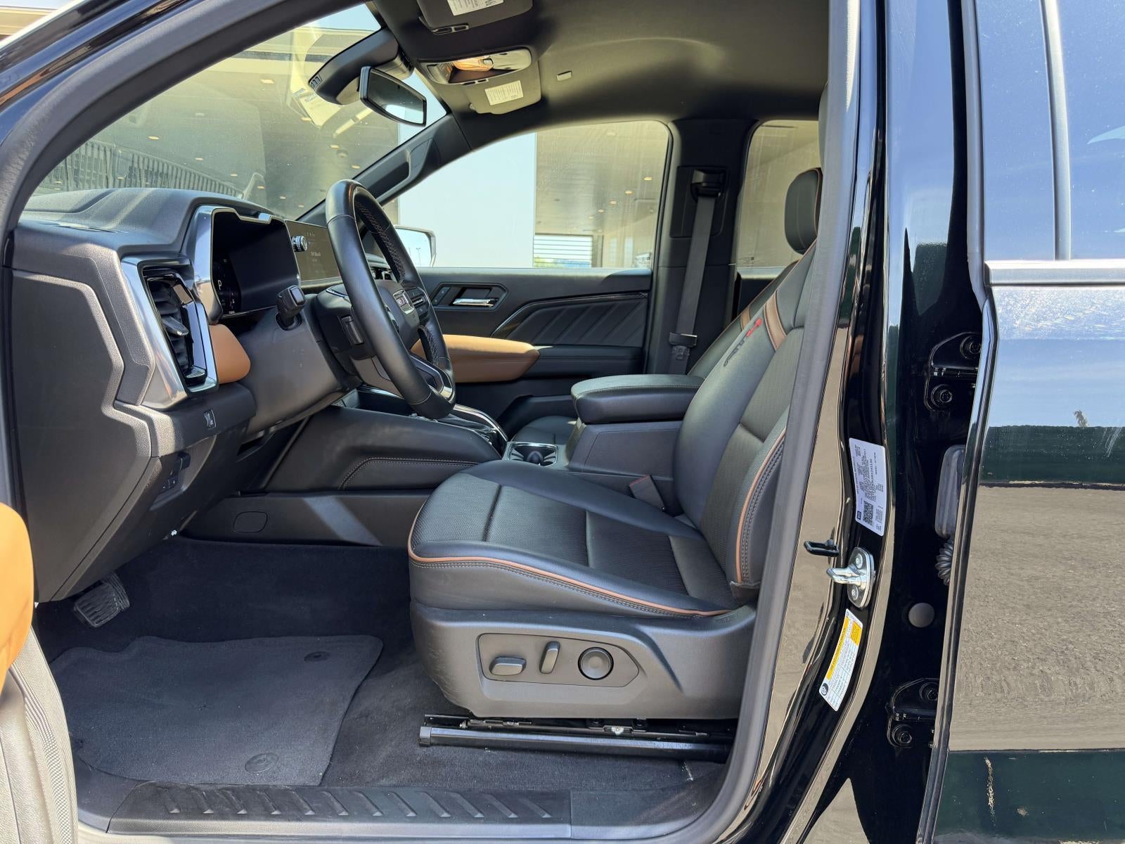 2024 GMC Canyon 4WD AT4