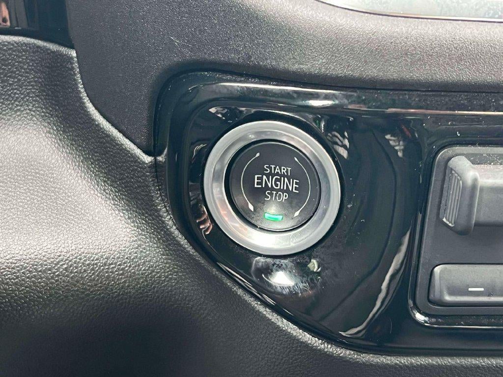 2025 GMC Sierra 1500 4WD Crew Cab Short Box Elevation with 3VL