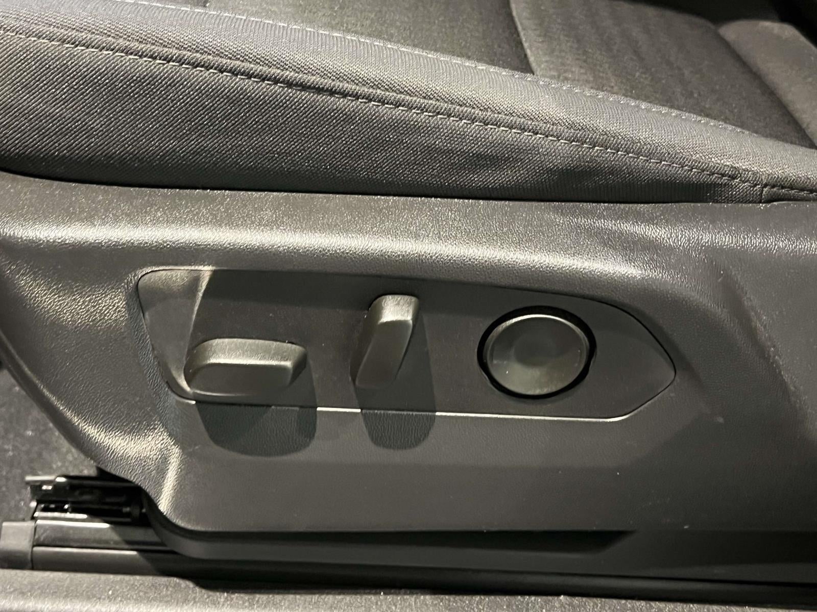 2025 GMC Sierra 1500 4WD Crew Cab Short Box Elevation with 3SB