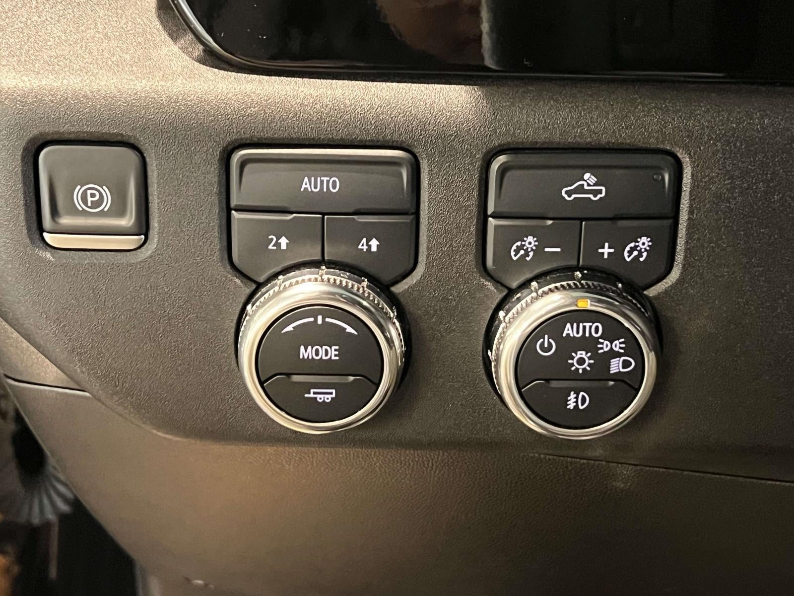 2025 GMC Sierra 1500 4WD Crew Cab Short Box Elevation with 3SB