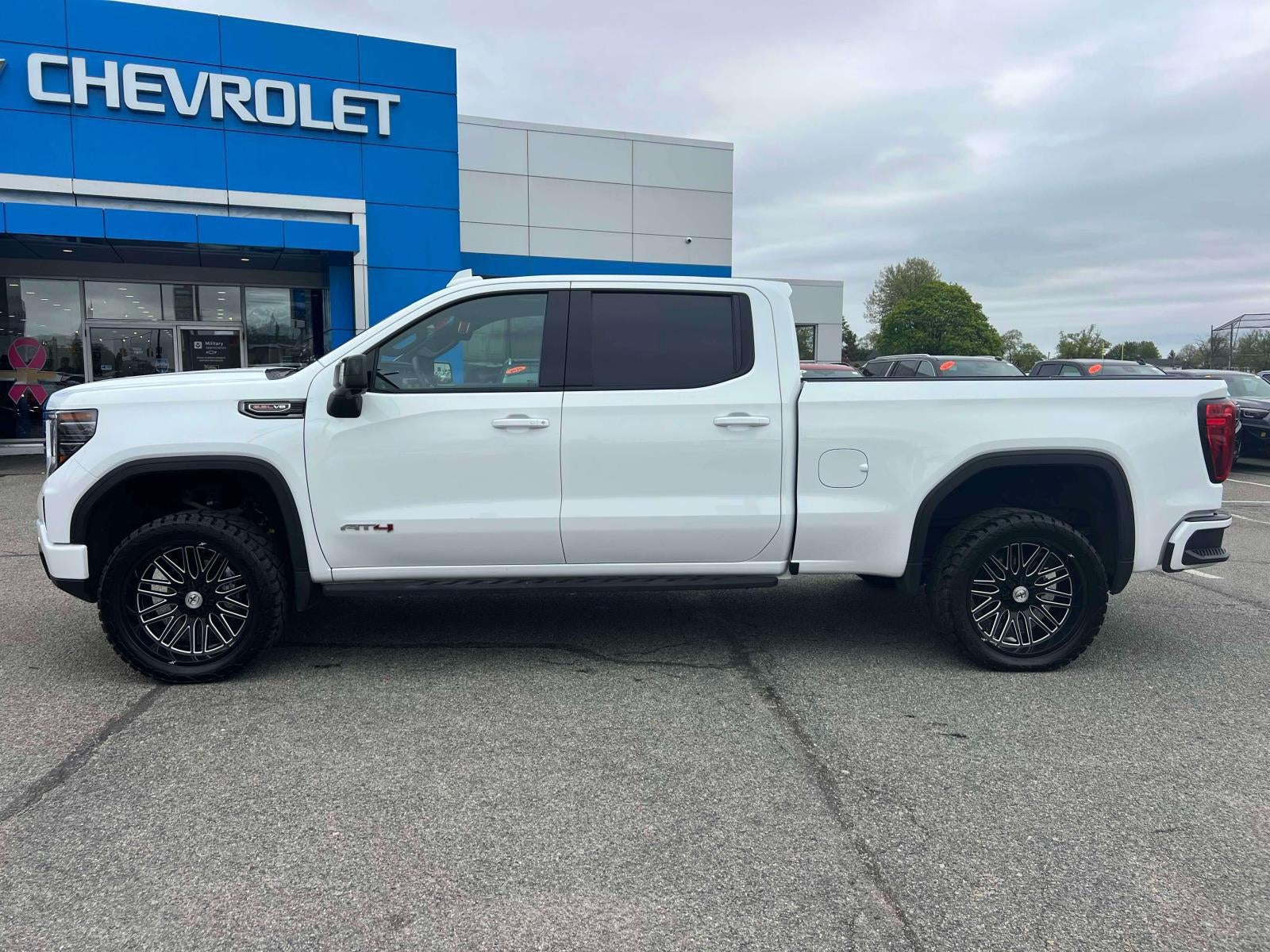 2023 GMC Sierra 1500 AT4