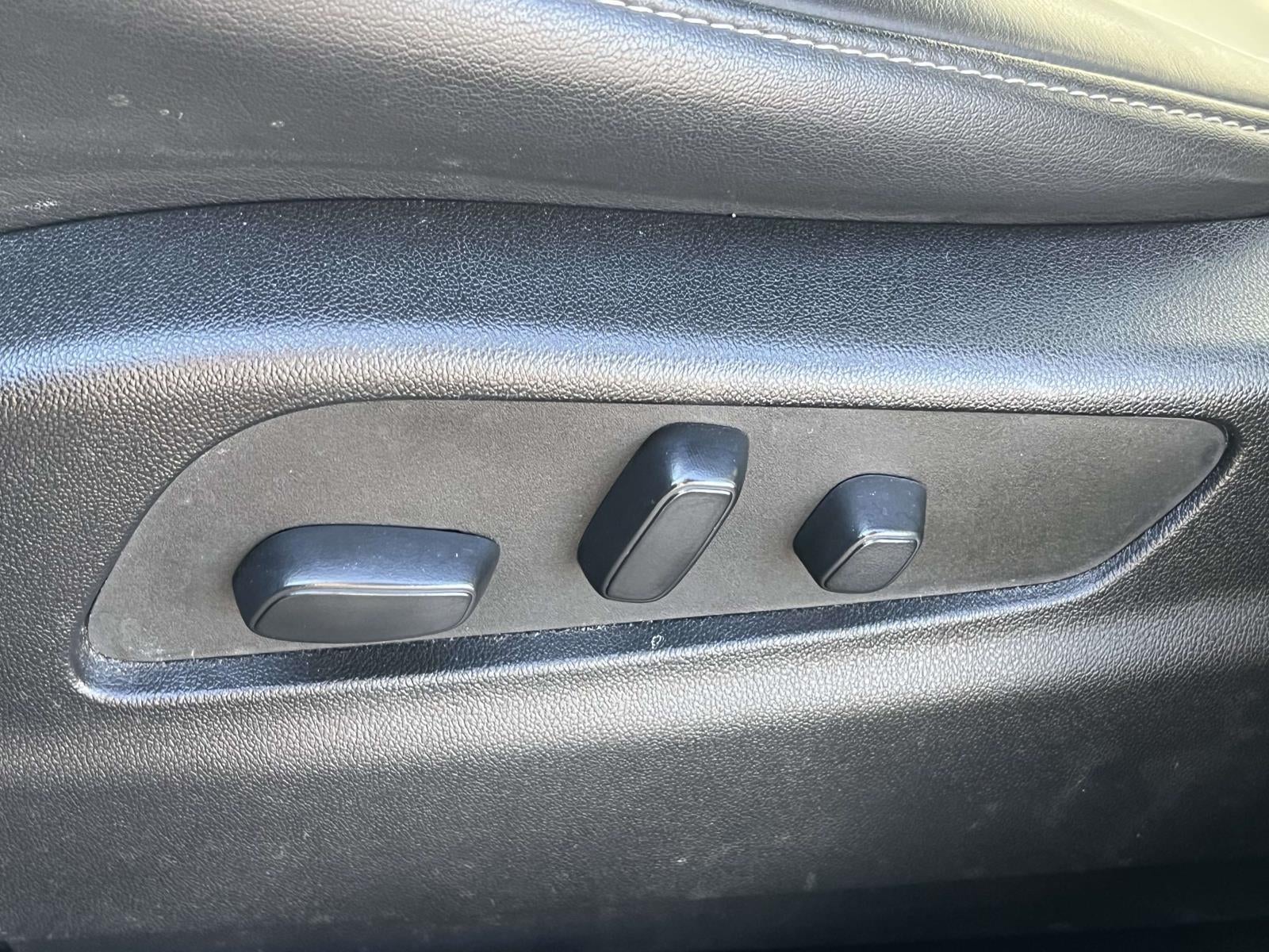 2023 Cadillac XT4 AWD Luxury