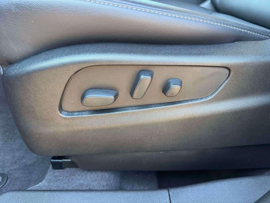 2024 Cadillac XT4 AWD Luxury