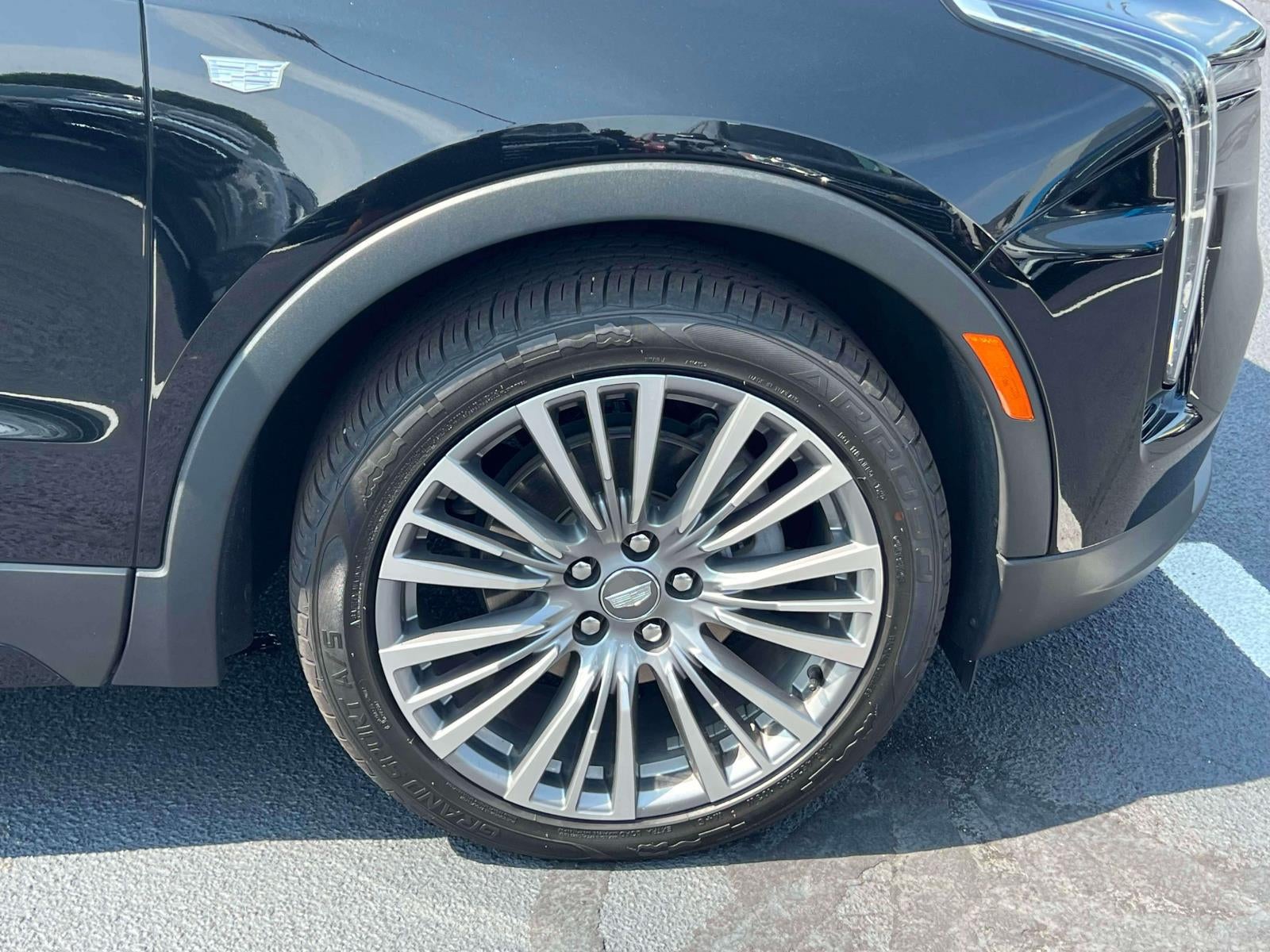 2024 Cadillac XT4 AWD Premium Luxury