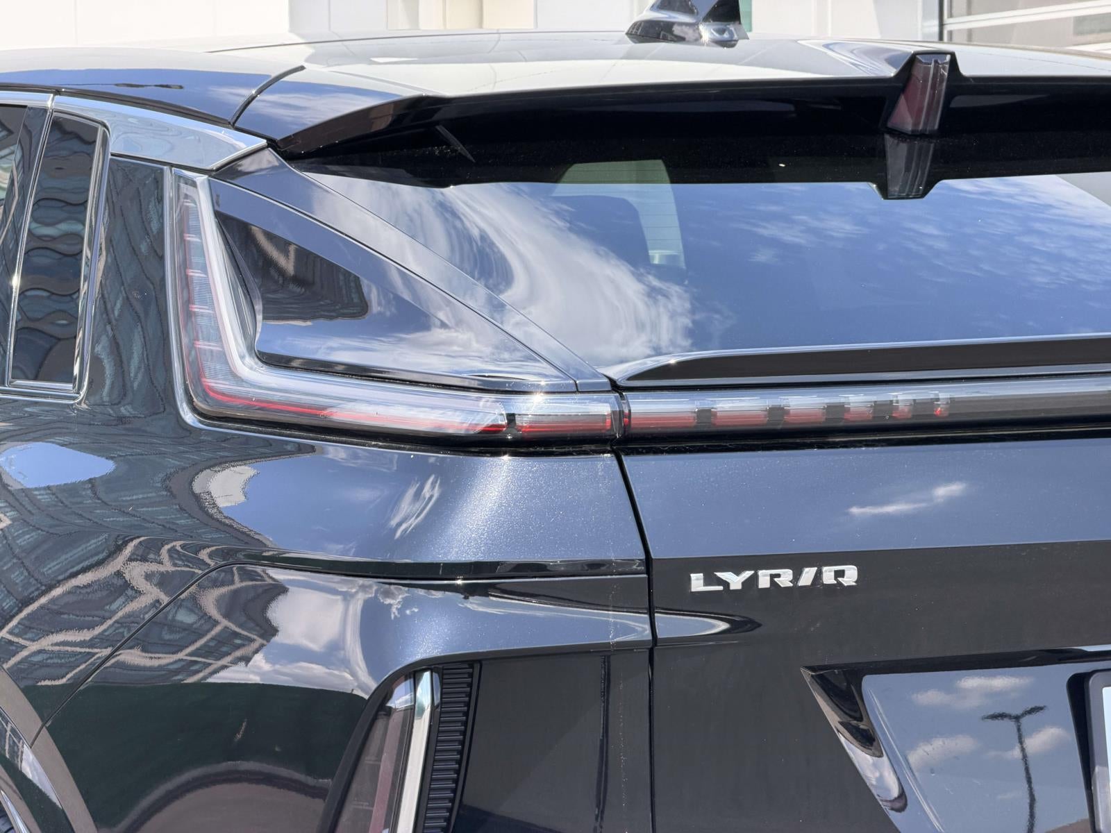 2024 Cadillac LYRIQ Luxury w/1SC