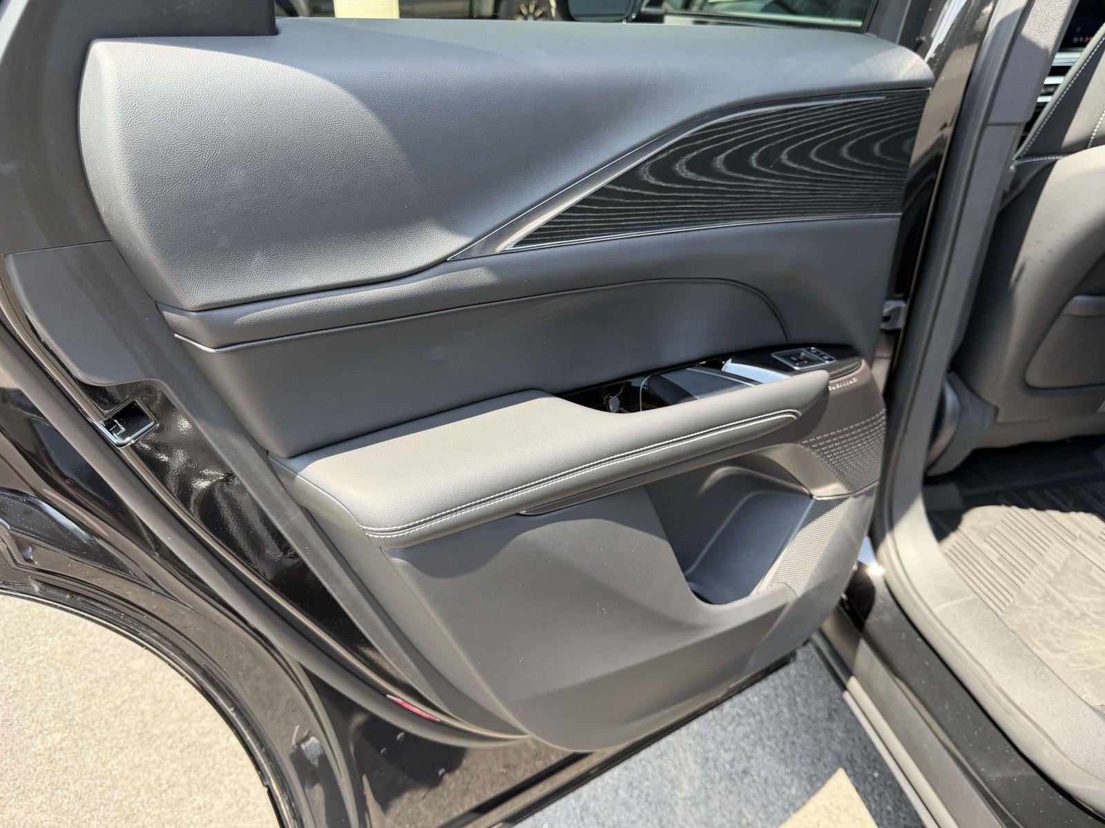 2024 Cadillac LYRIQ Luxury w/1SC