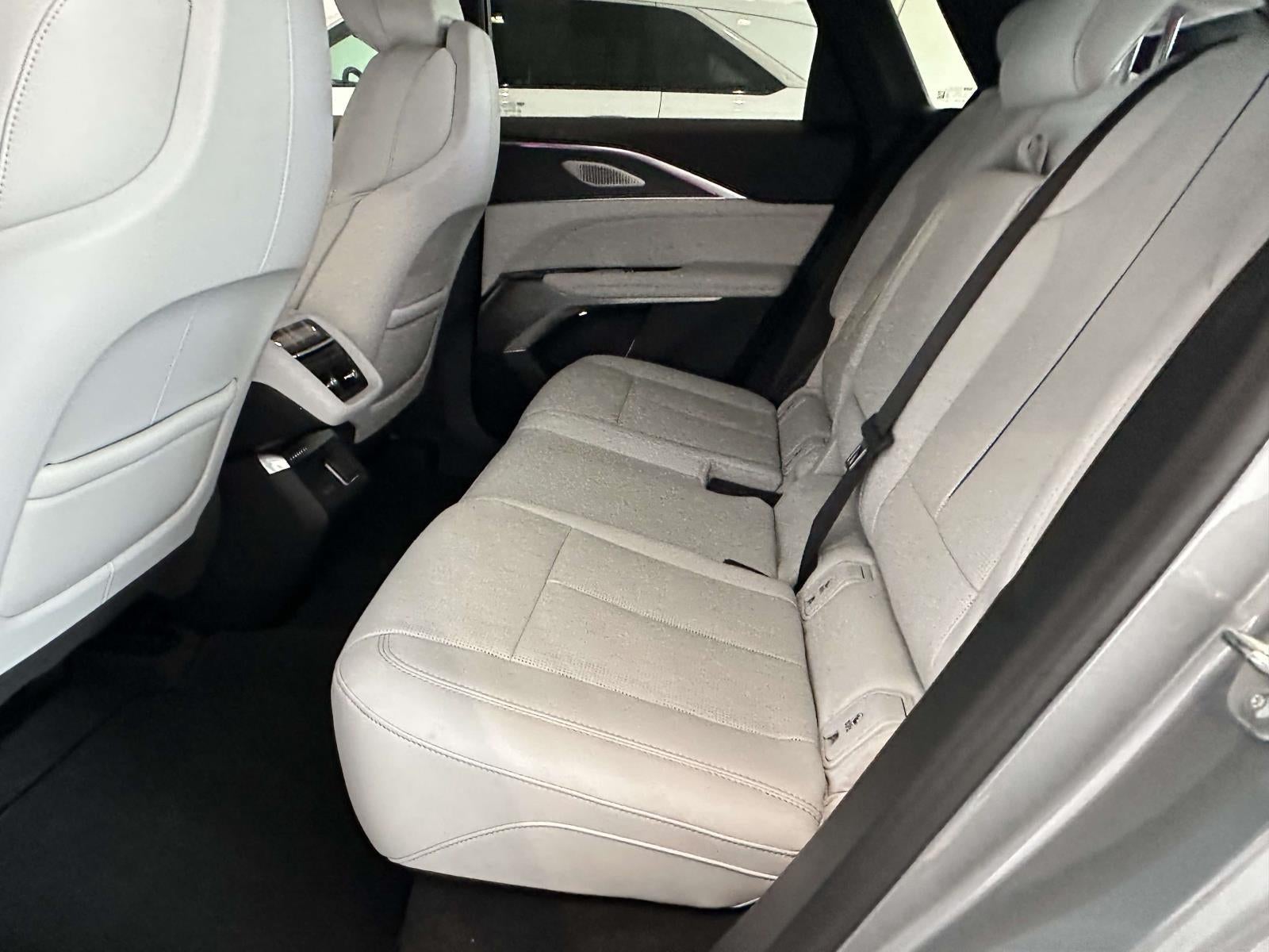 2024 Cadillac LYRIQ Luxury w/1SE