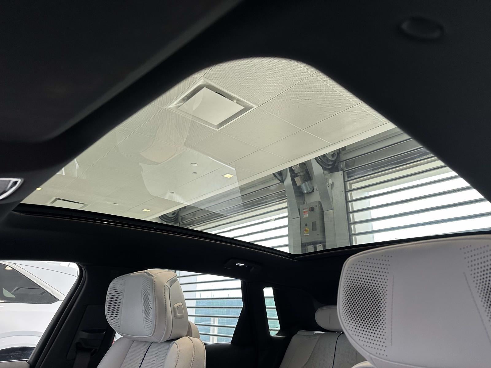 2024 Cadillac LYRIQ Luxury w/1SE