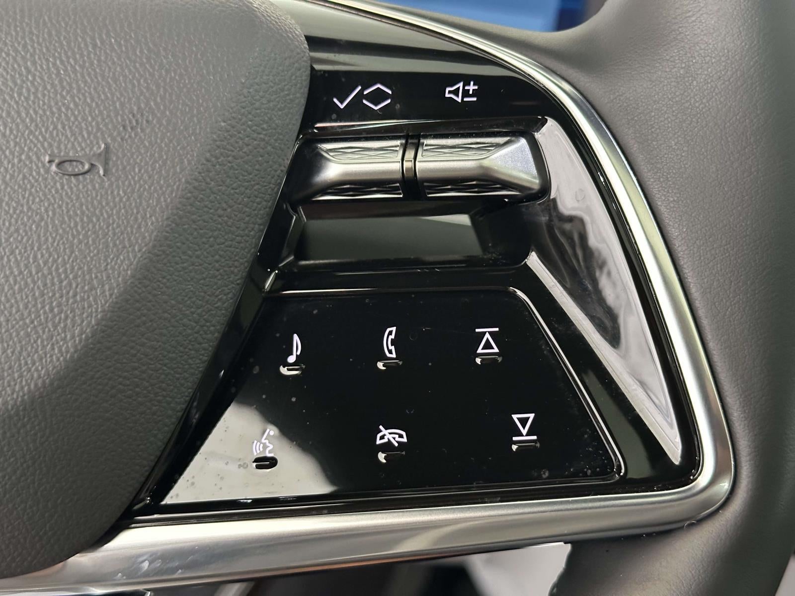 2024 Cadillac LYRIQ Luxury w/1SE