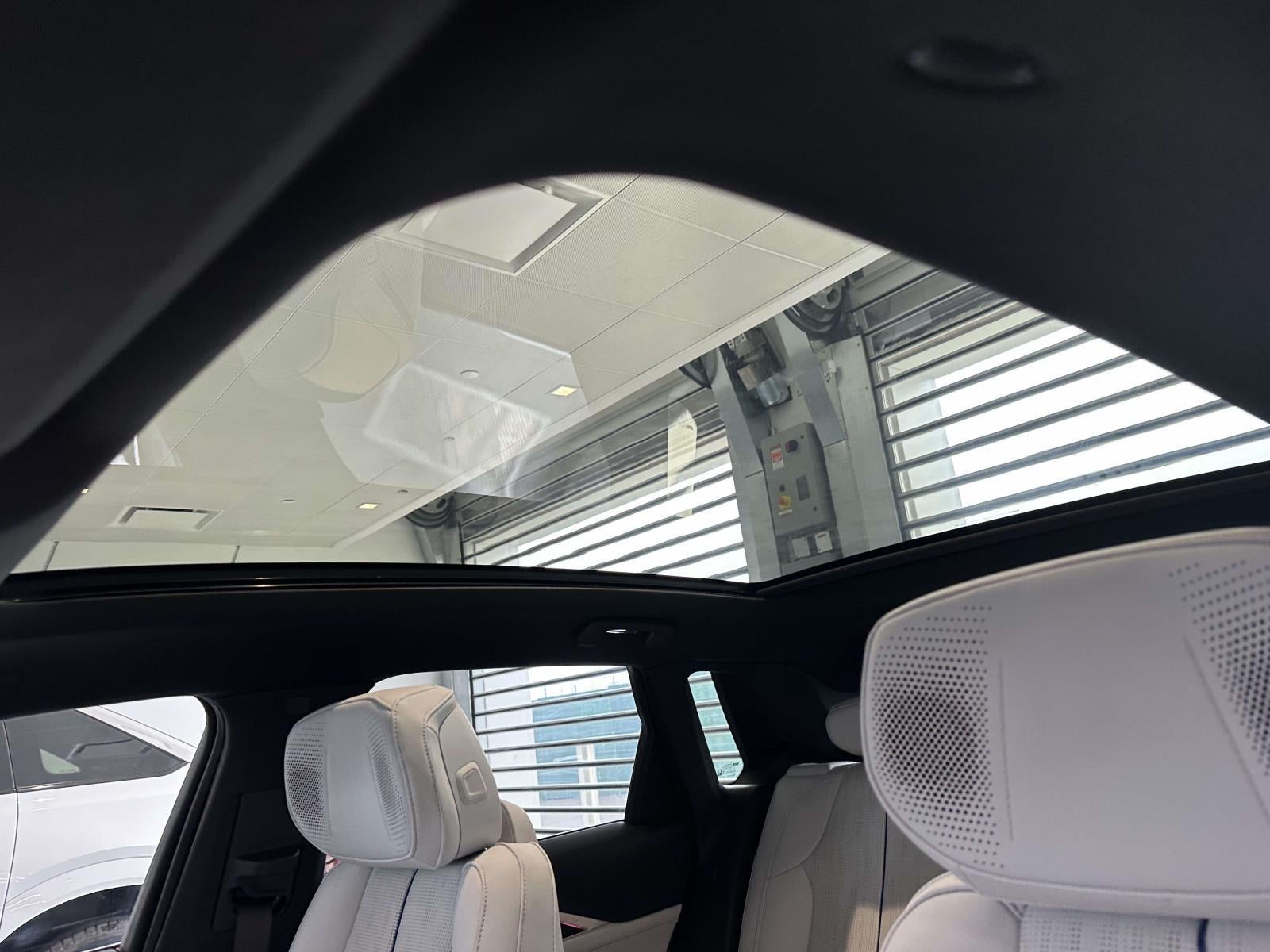 2024 Cadillac LYRIQ Luxury w/1SE