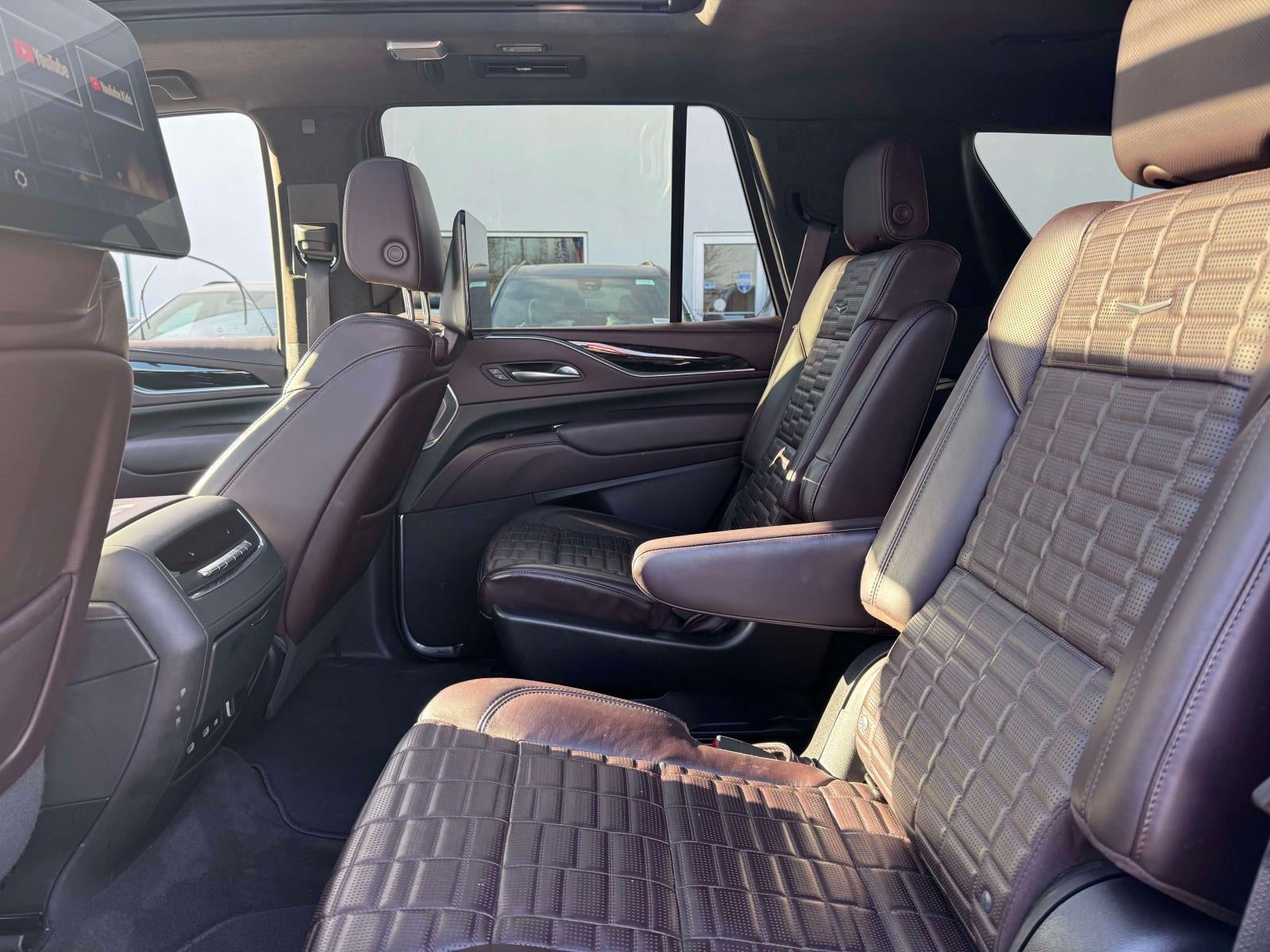 2023 Cadillac Escalade 4WD Sport Platinum