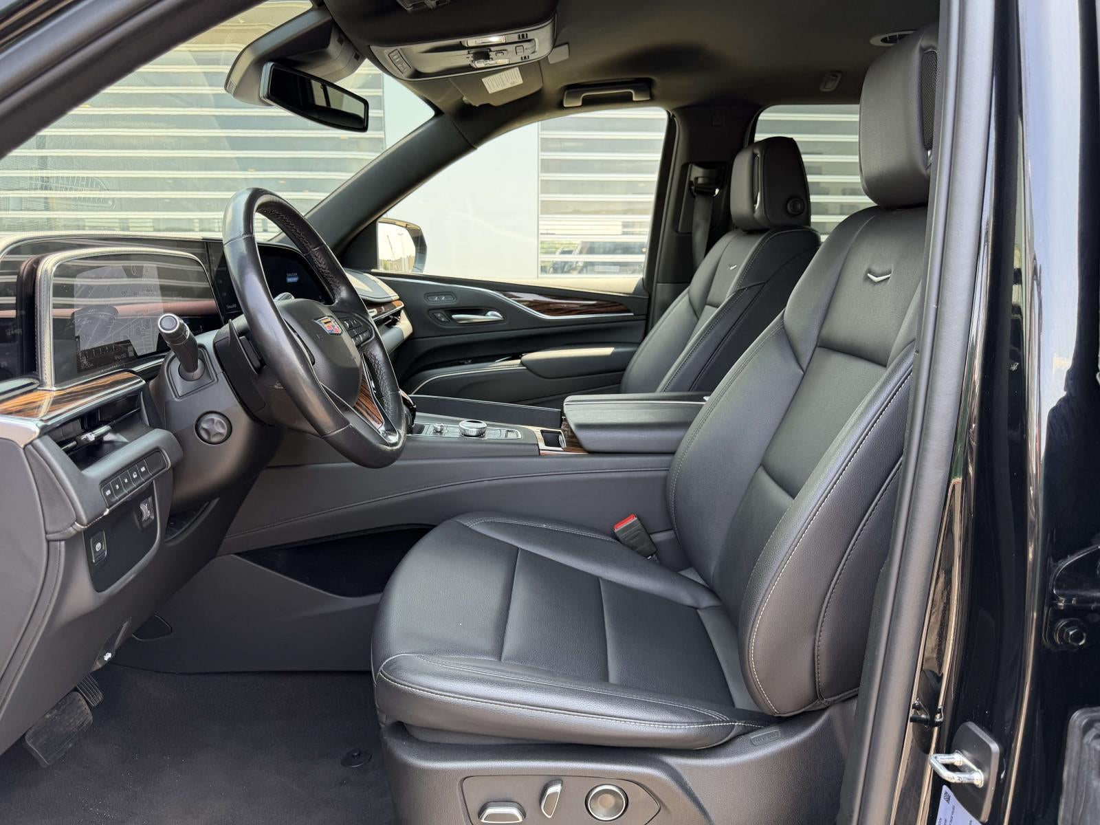 2024 Cadillac Escalade ESV 4WD Luxury