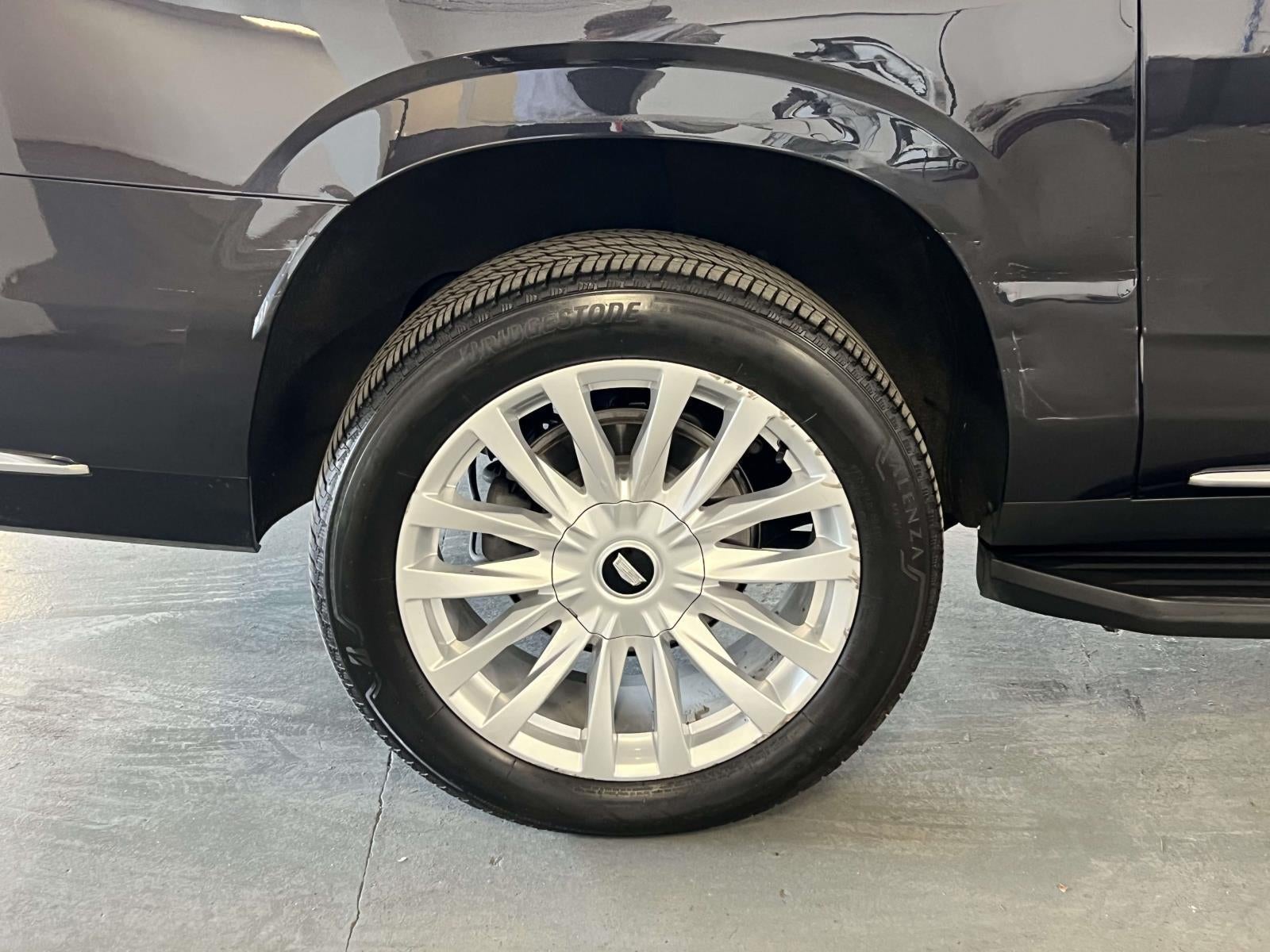 2023 Cadillac Escalade ESV 4WD Luxury