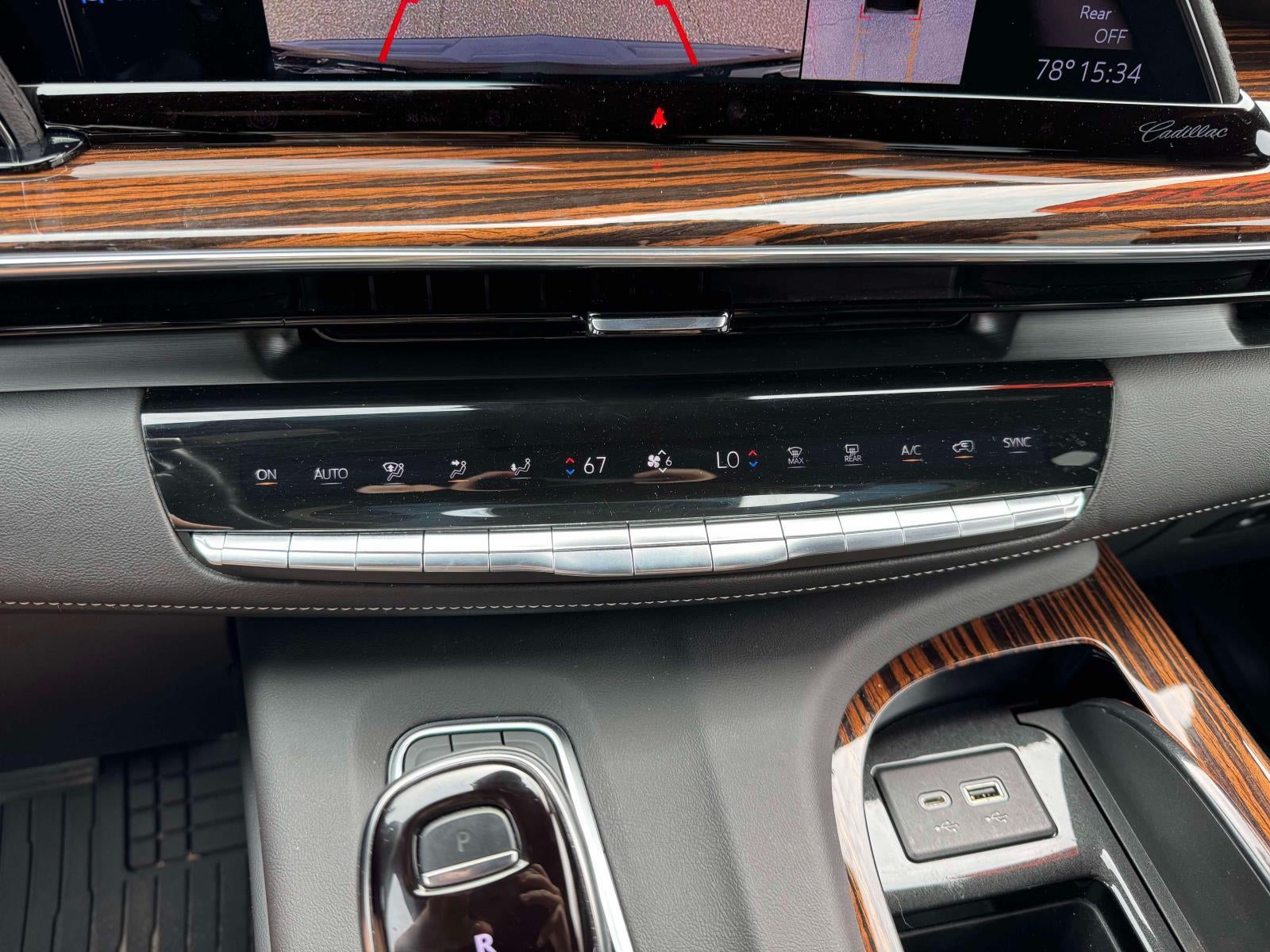 2022 Cadillac Escalade ESV 4WD Luxury