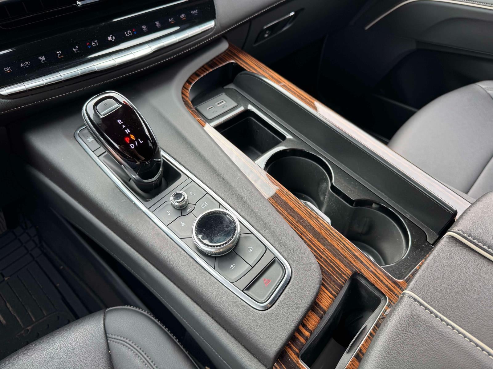 2022 Cadillac Escalade ESV 4WD Luxury