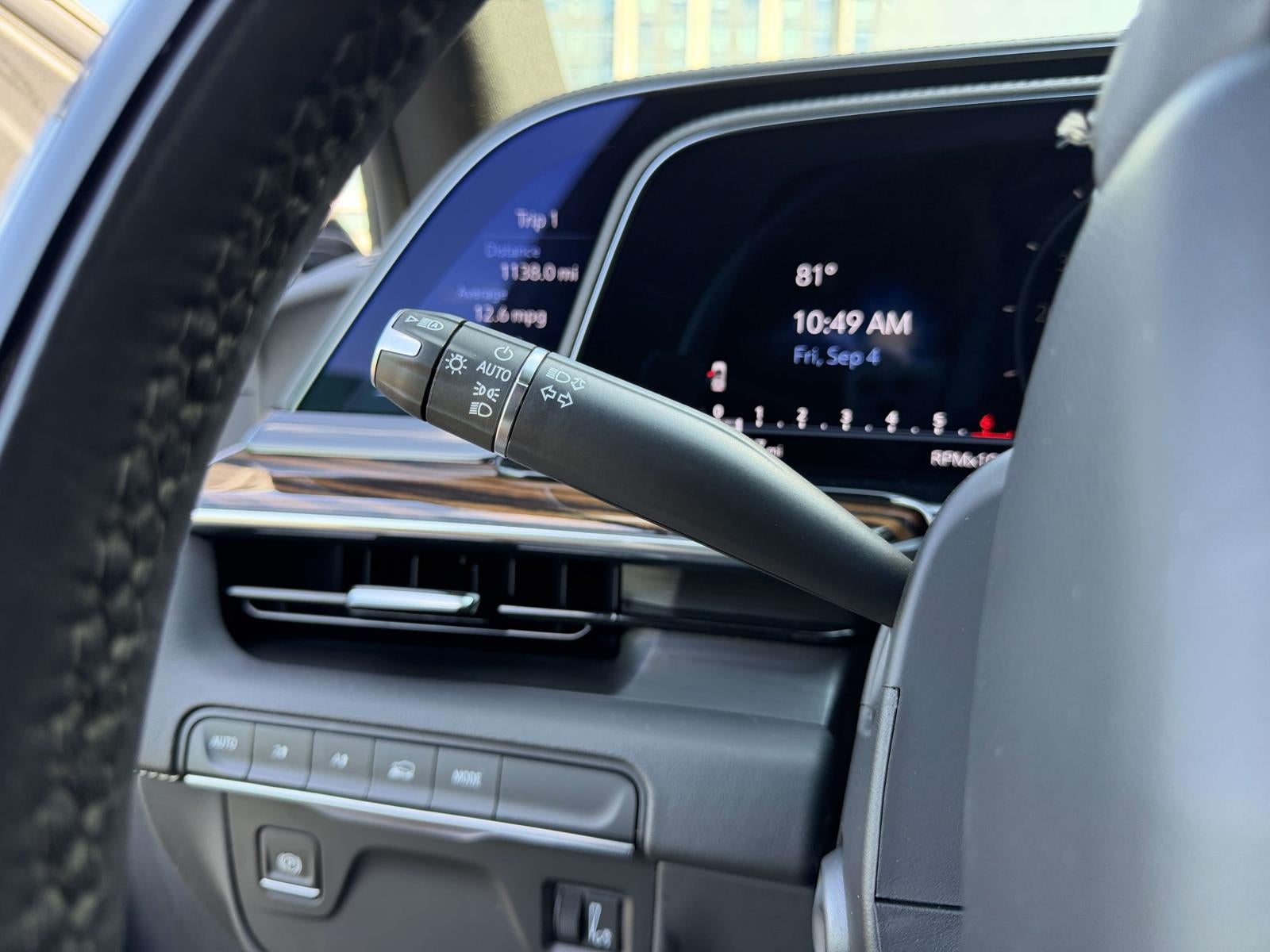 2024 Cadillac Escalade ESV 4WD Premium Luxury