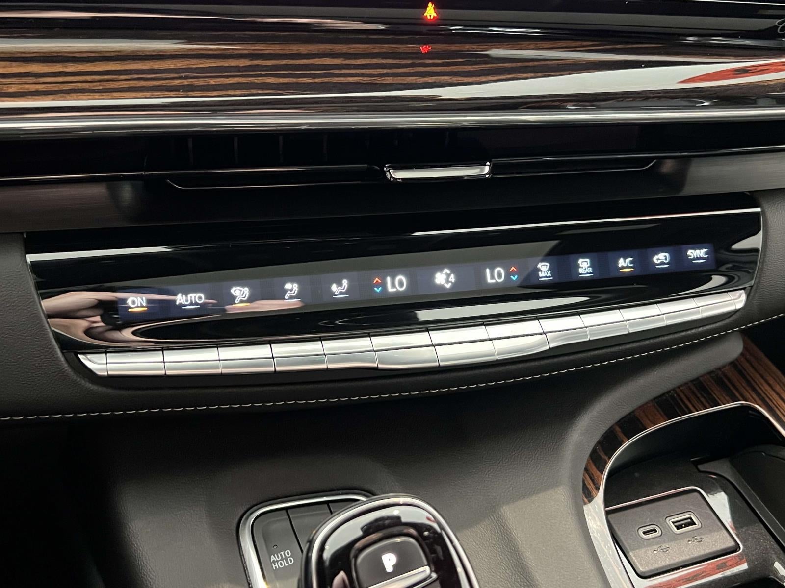 2023 Cadillac Escalade ESV 4WD Premium Luxury