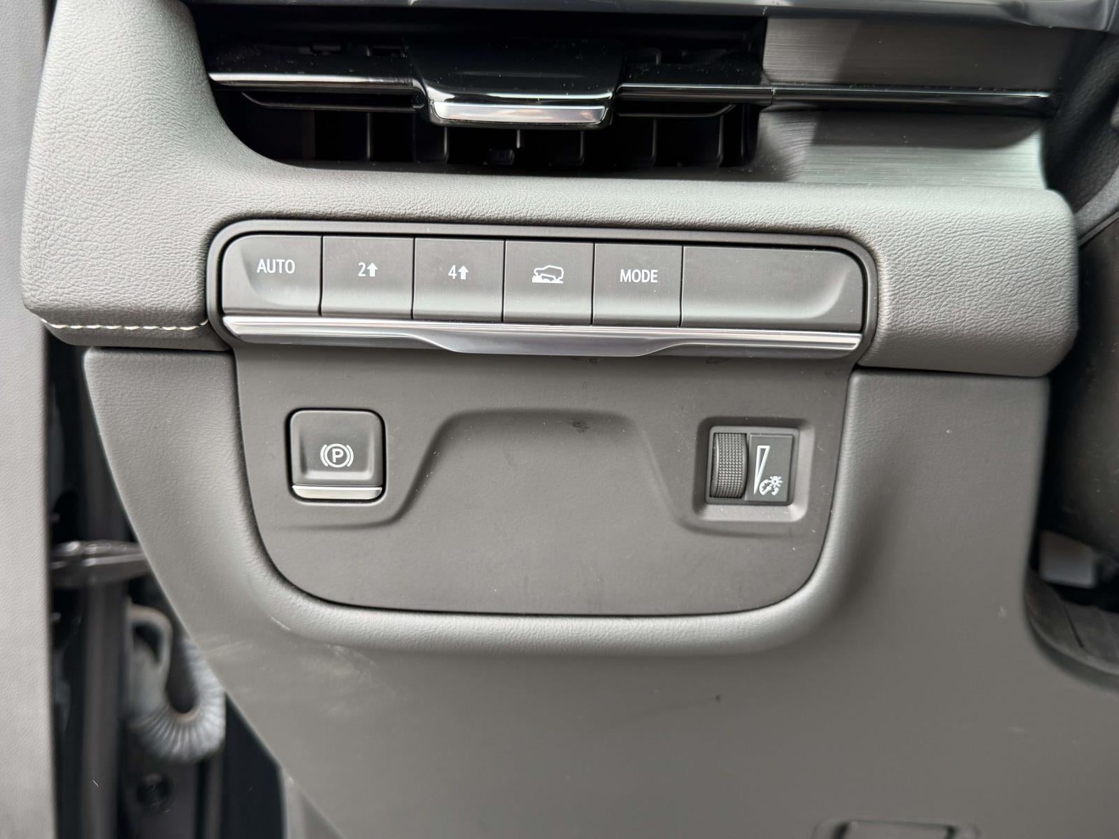2024 Cadillac Escalade ESV 4WD Premium Luxury