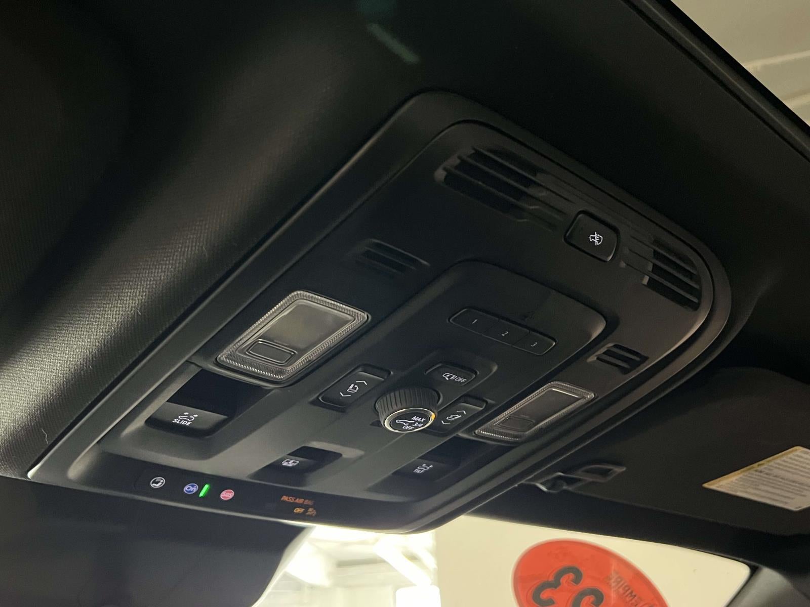 2023 Cadillac Escalade ESV 4WD Premium Luxury