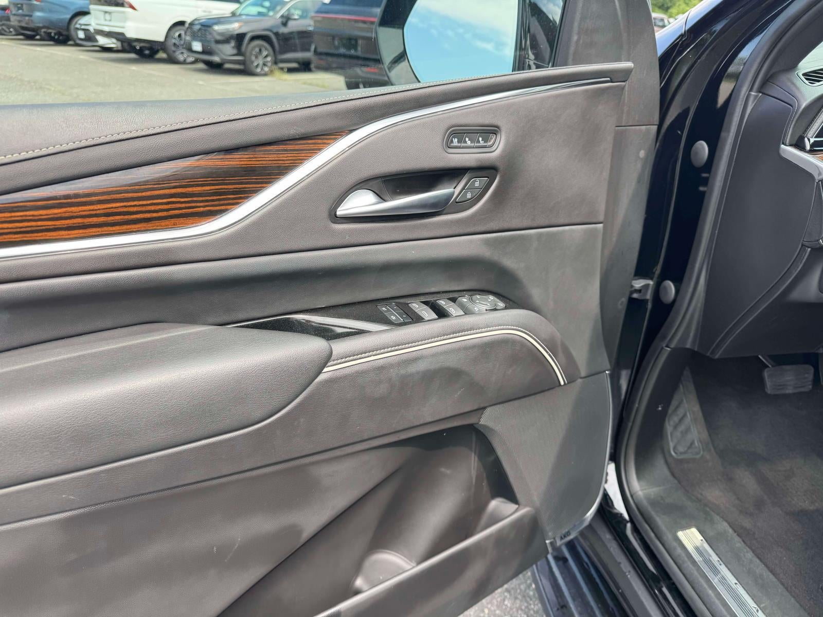 2023 Cadillac Escalade ESV 4WD Premium Luxury