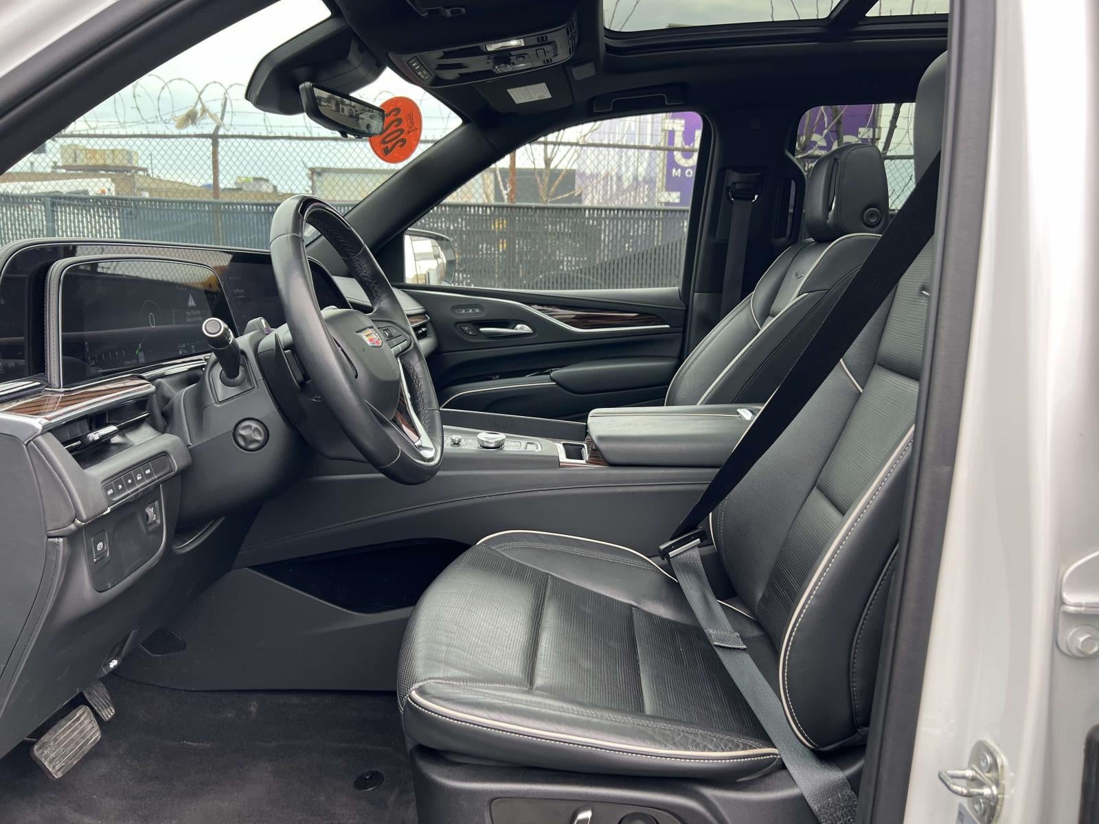 2023 Cadillac Escalade ESV 4WD Premium Luxury