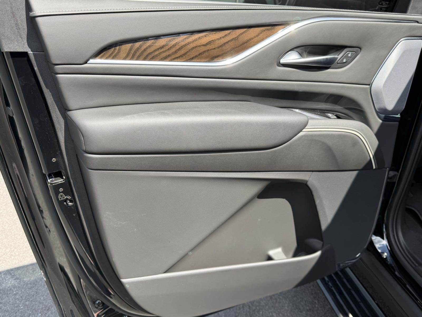 2024 Cadillac Escalade ESV 4WD Premium Luxury Platinum