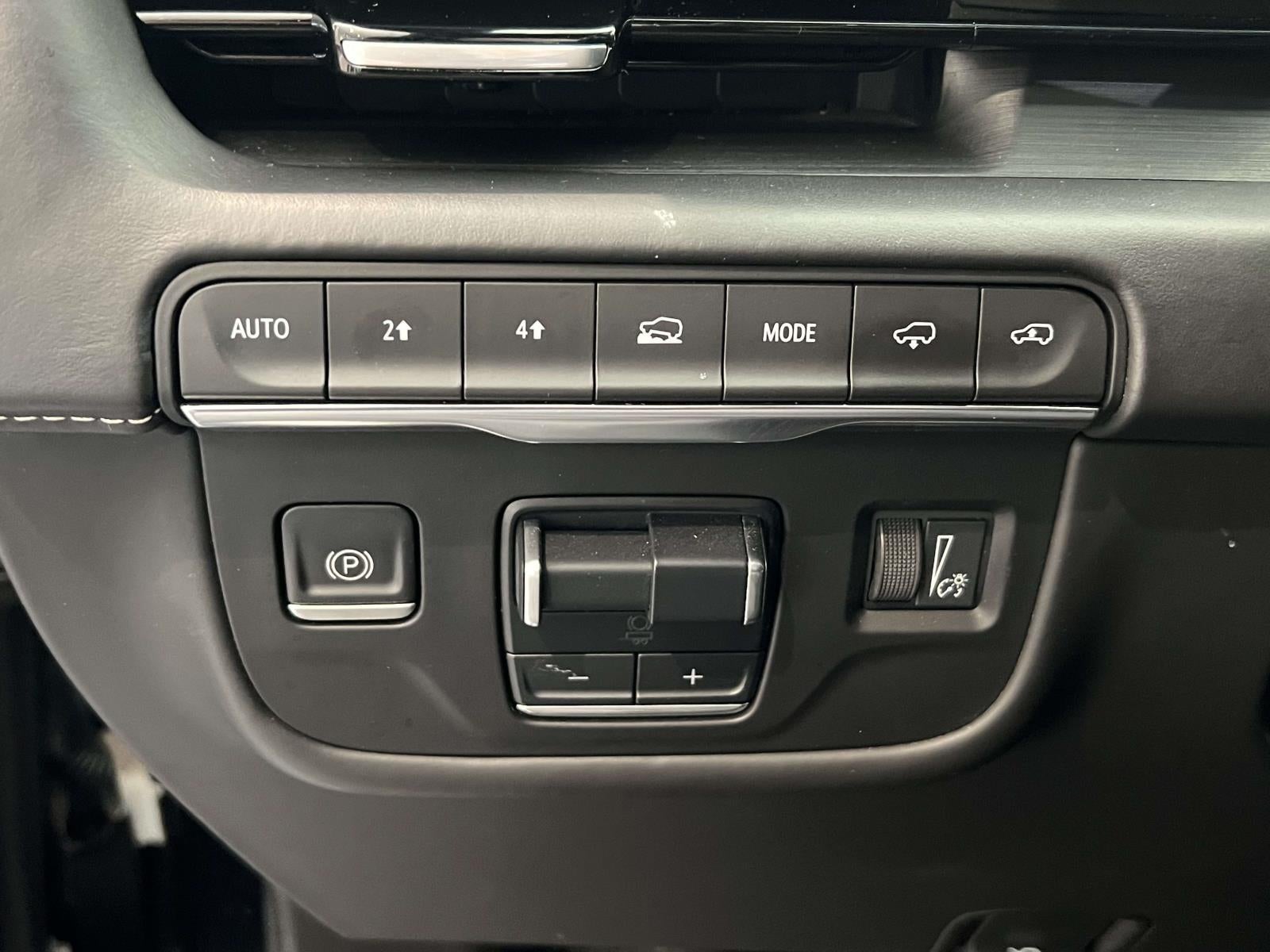 2023 Cadillac Escalade ESV 4WD Sport Platinum