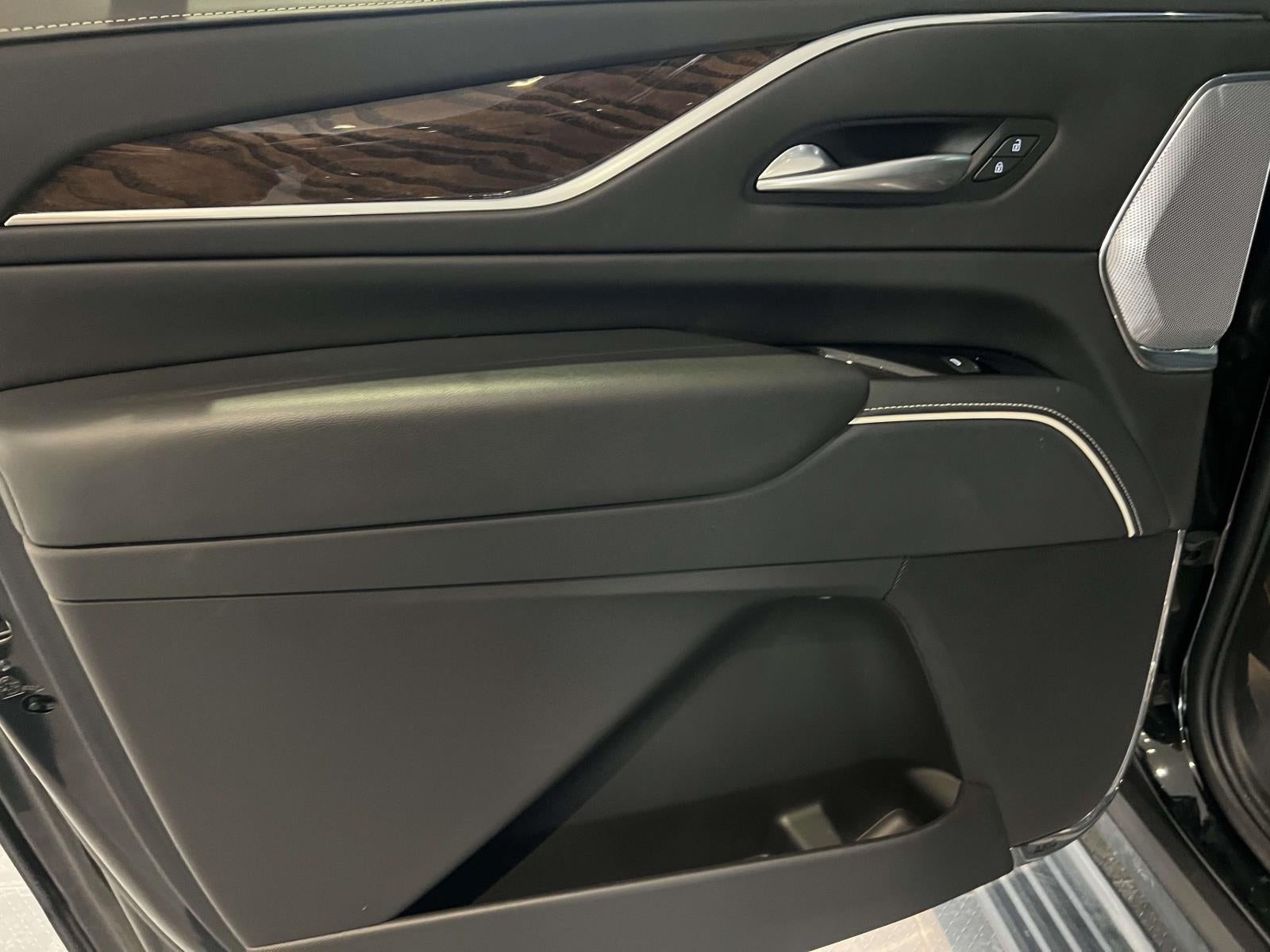 2023 Cadillac Escalade ESV 4WD Sport Platinum