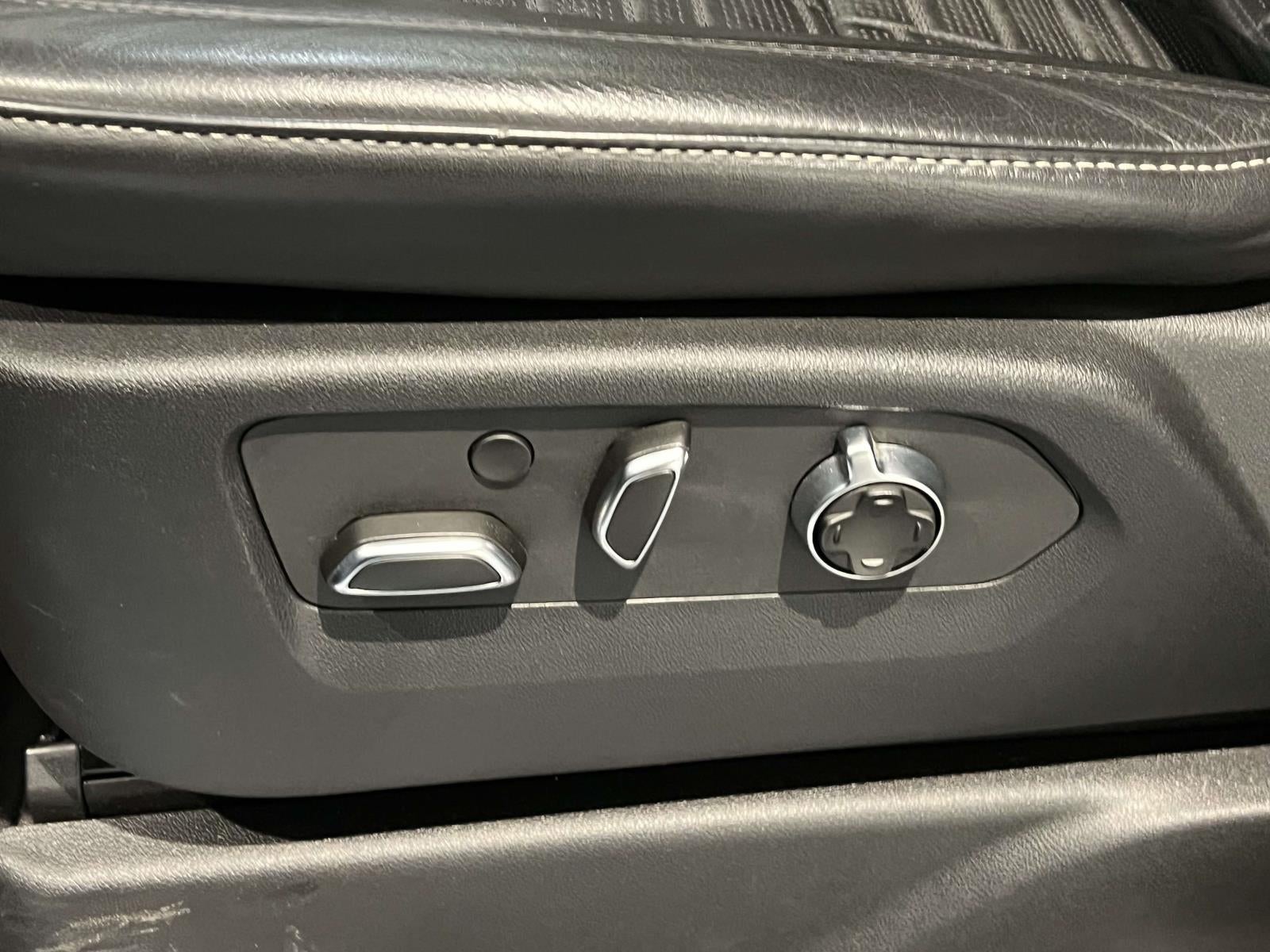 2023 Cadillac Escalade ESV 4WD Sport Platinum