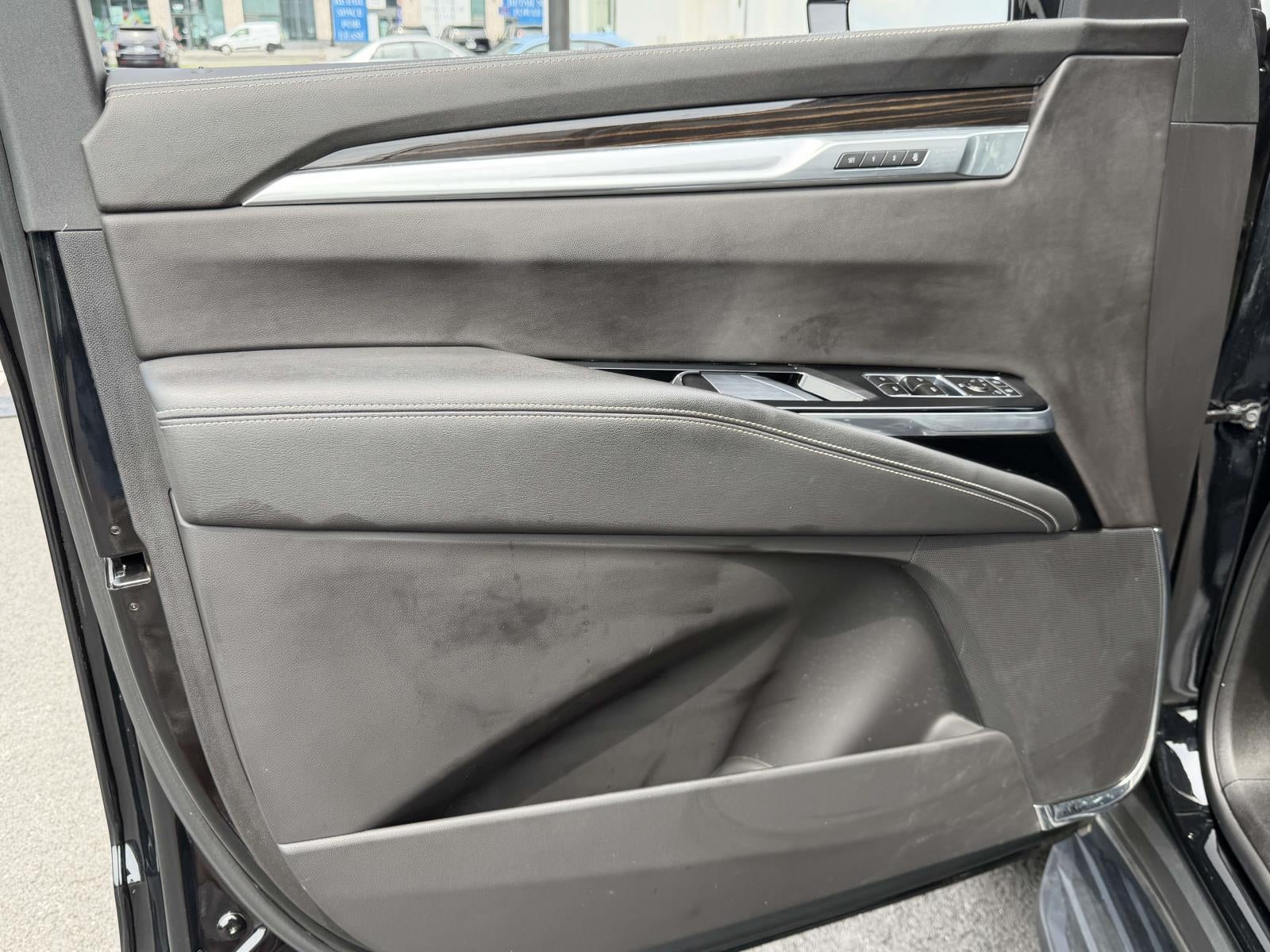 2025 Cadillac Escalade ESV Premium Luxury