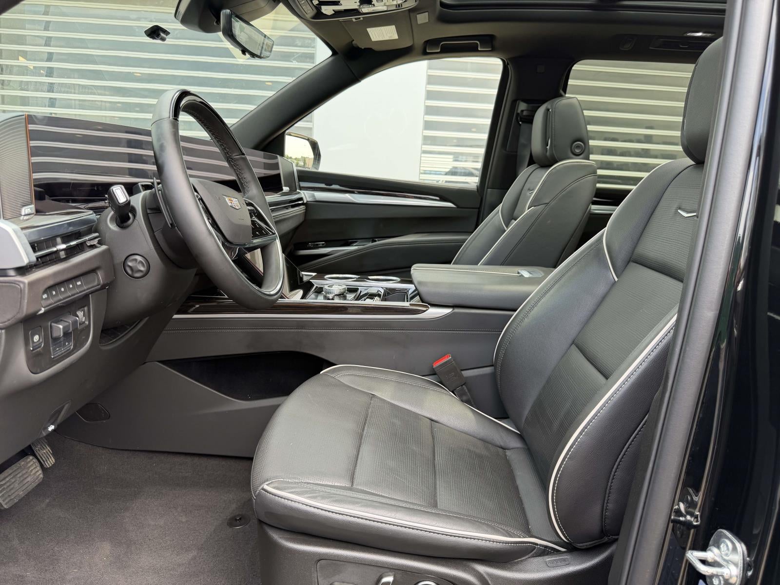 2025 Cadillac Escalade ESV Premium Luxury