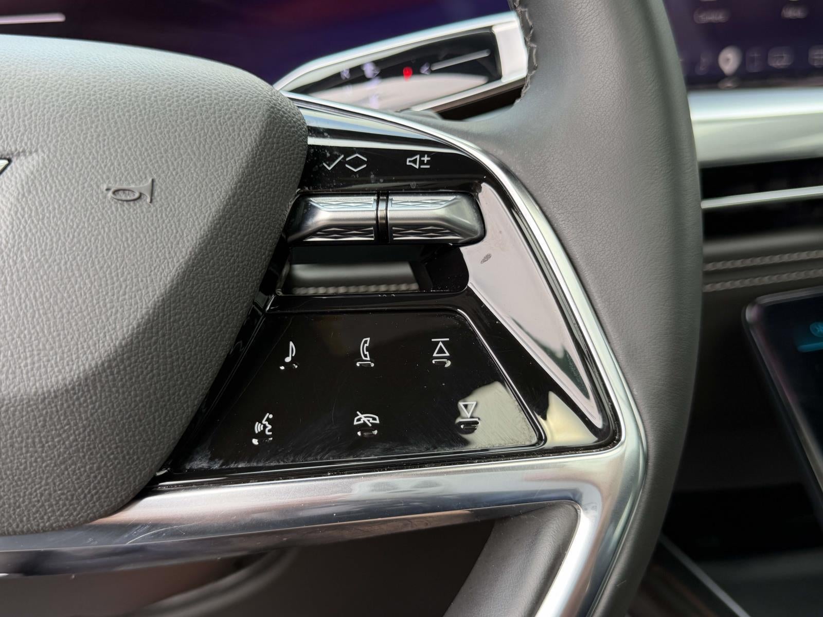 2025 Cadillac Escalade ESV Premium Luxury