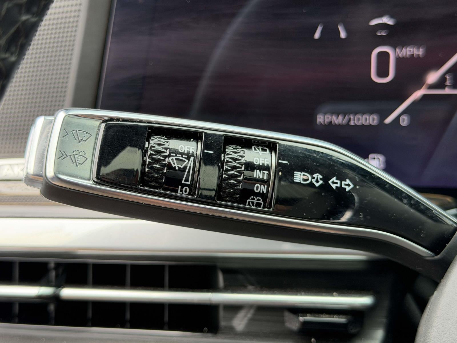 2025 Cadillac Escalade ESV Premium Luxury